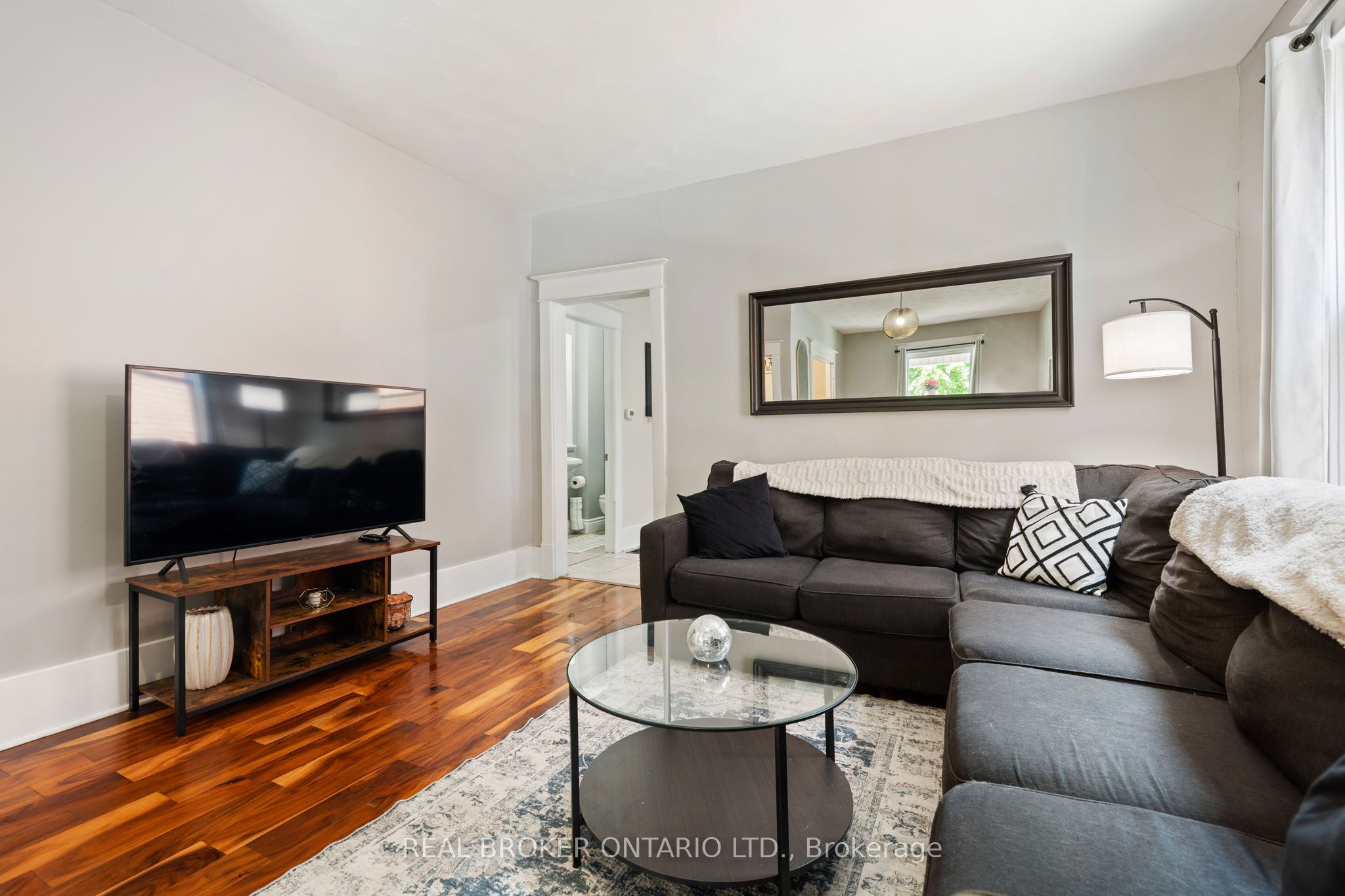 30 Dundas Street Property Photo 6