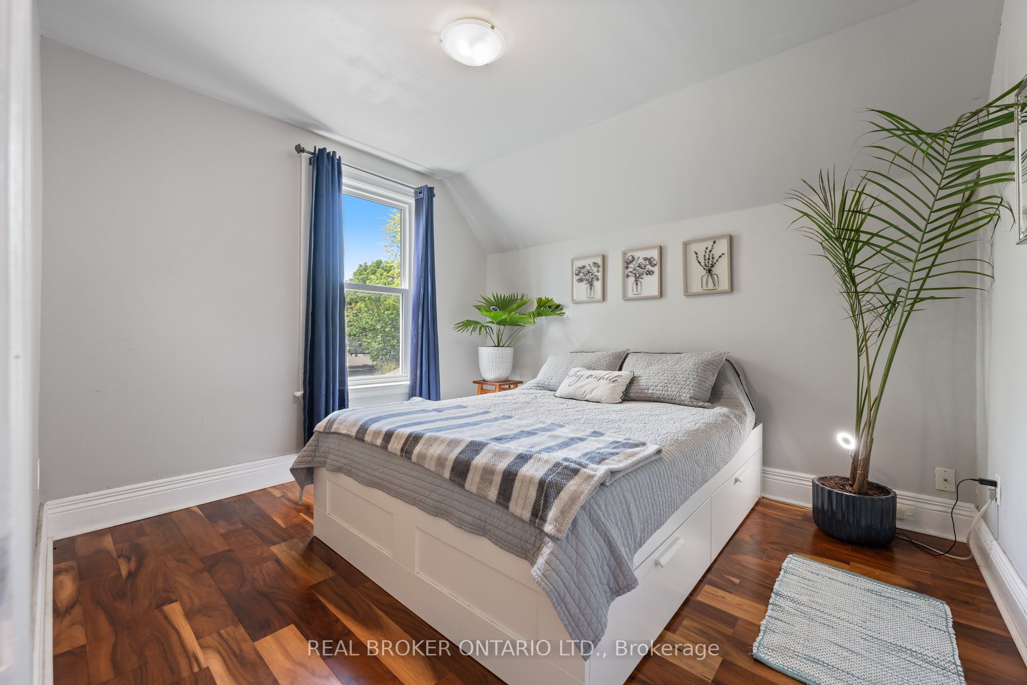 30 Dundas Street Property Photo 15