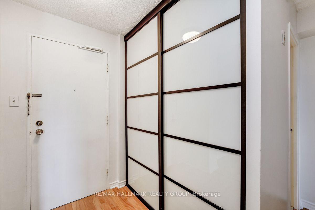 665 Bathgate Drive 1003 Property Photo 9