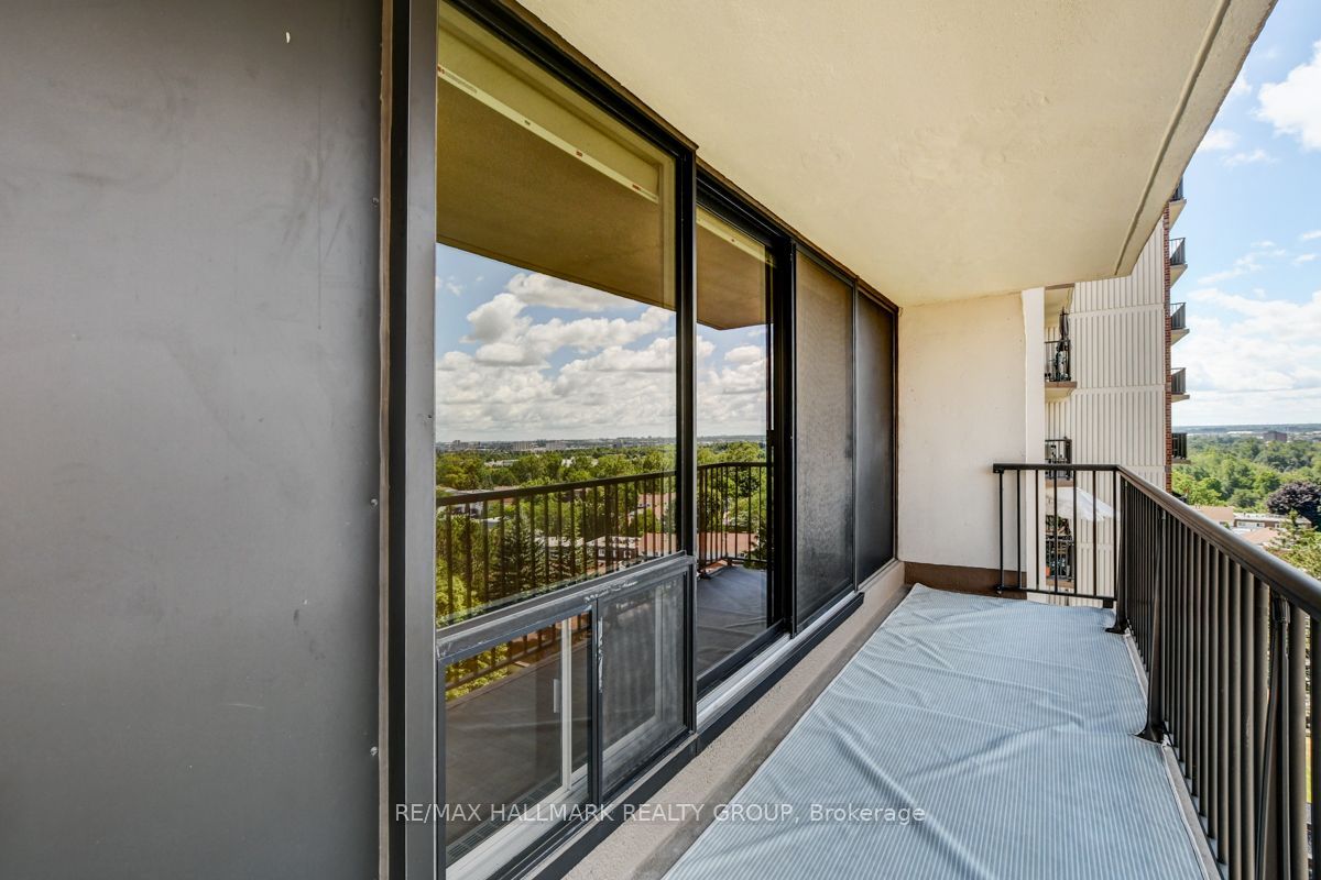 665 Bathgate Drive 1003 Property Photo 24