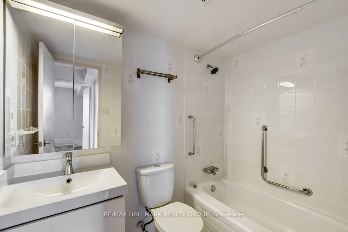 665 Bathgate Drive 1003 Property Photo 32