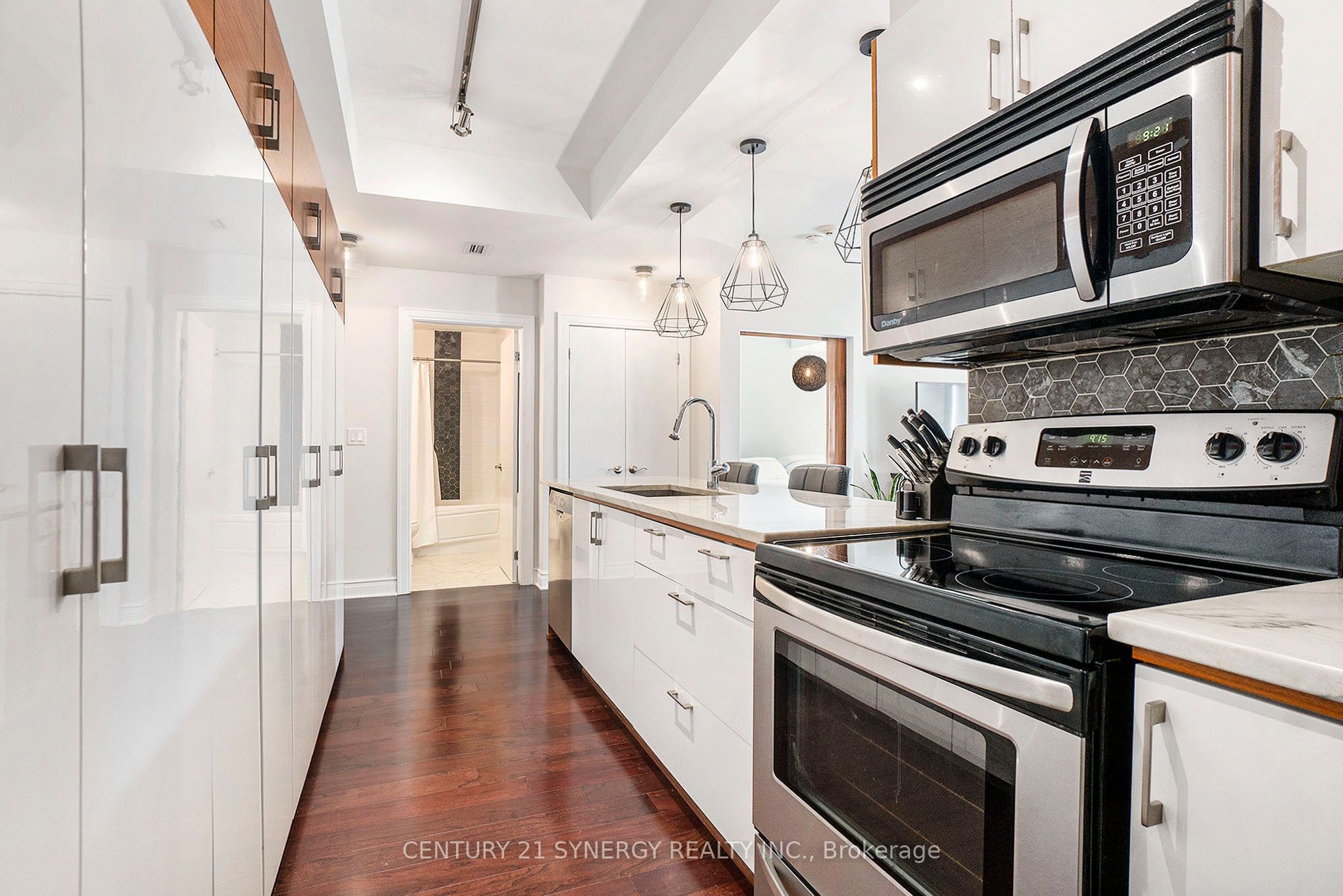 85 Bronson Avenue 1105 Property Photo 11