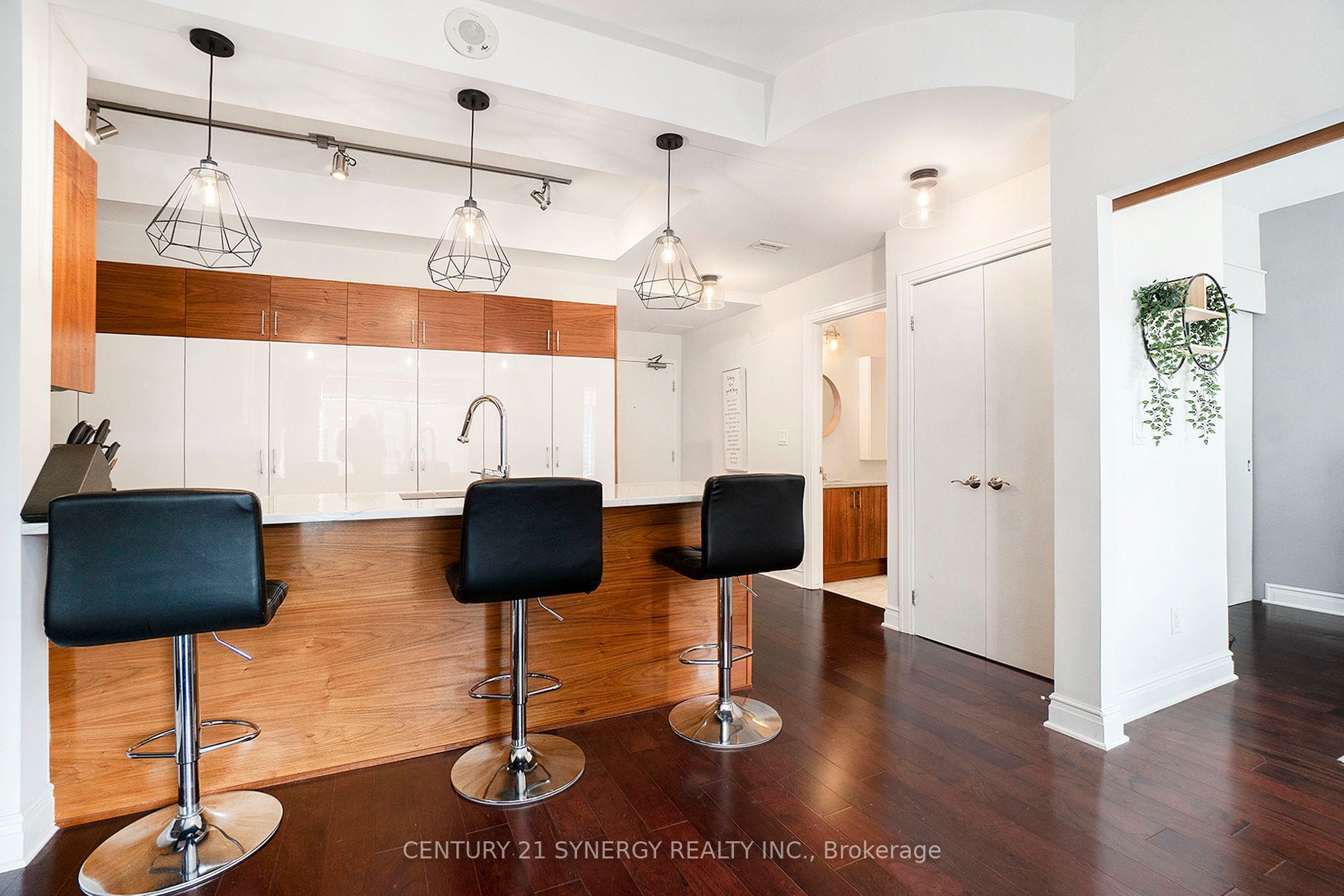 85 Bronson Avenue 1105 Property Photo 16
