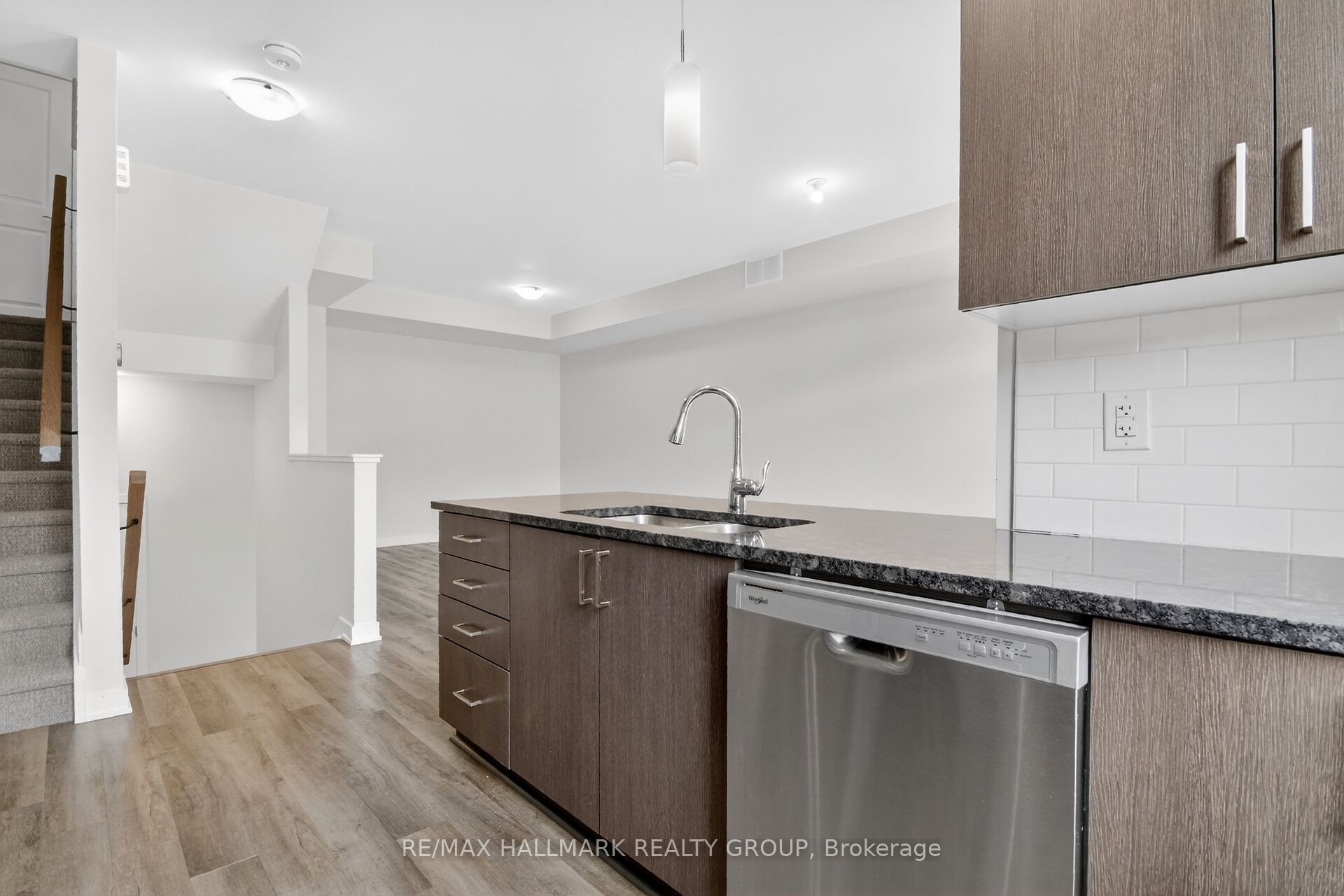 402 Jewelwing Private Property Photo 18