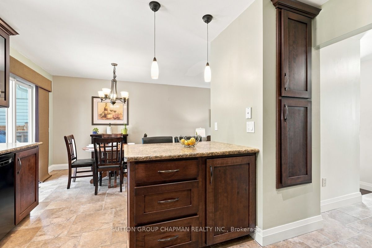 99 Inverary Crescent Property Photo 10