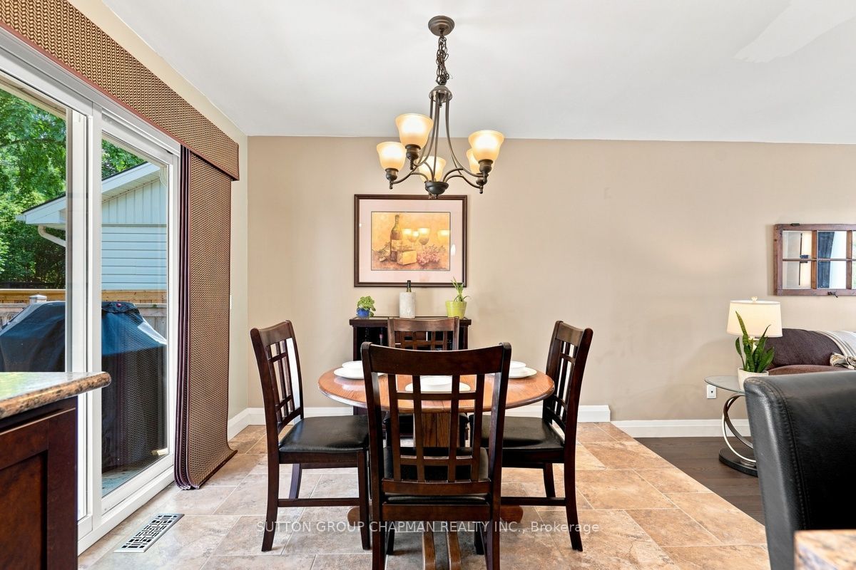 99 Inverary Crescent Property Photo 11