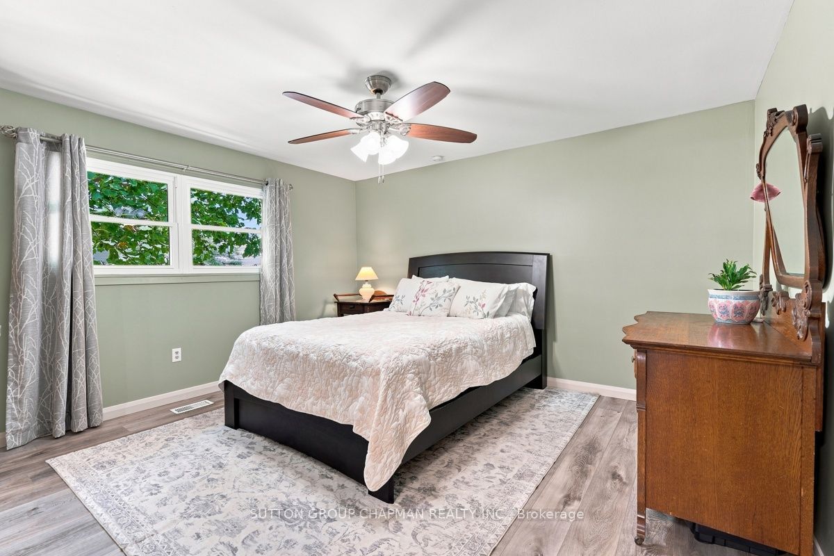 99 Inverary Crescent Property Photo 13