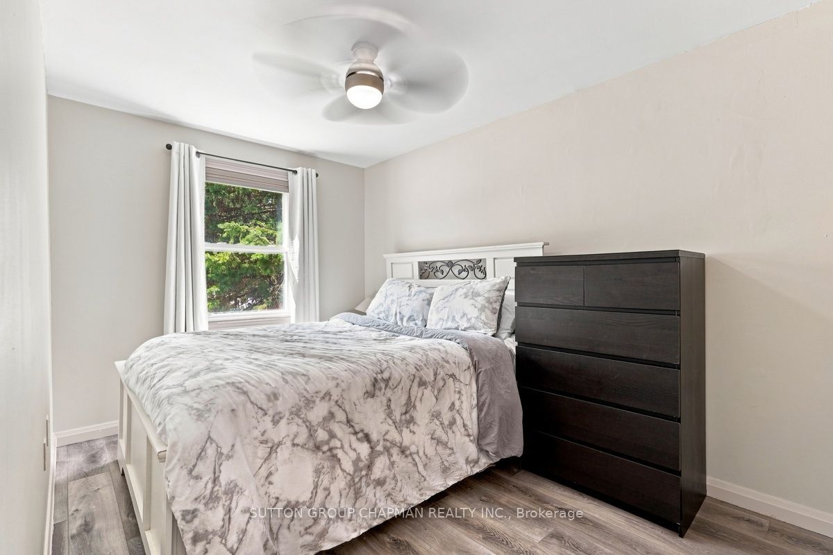 99 Inverary Crescent Property Photo 14
