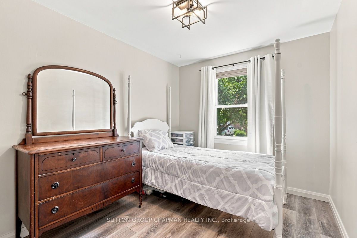 99 Inverary Crescent Property Photo 15