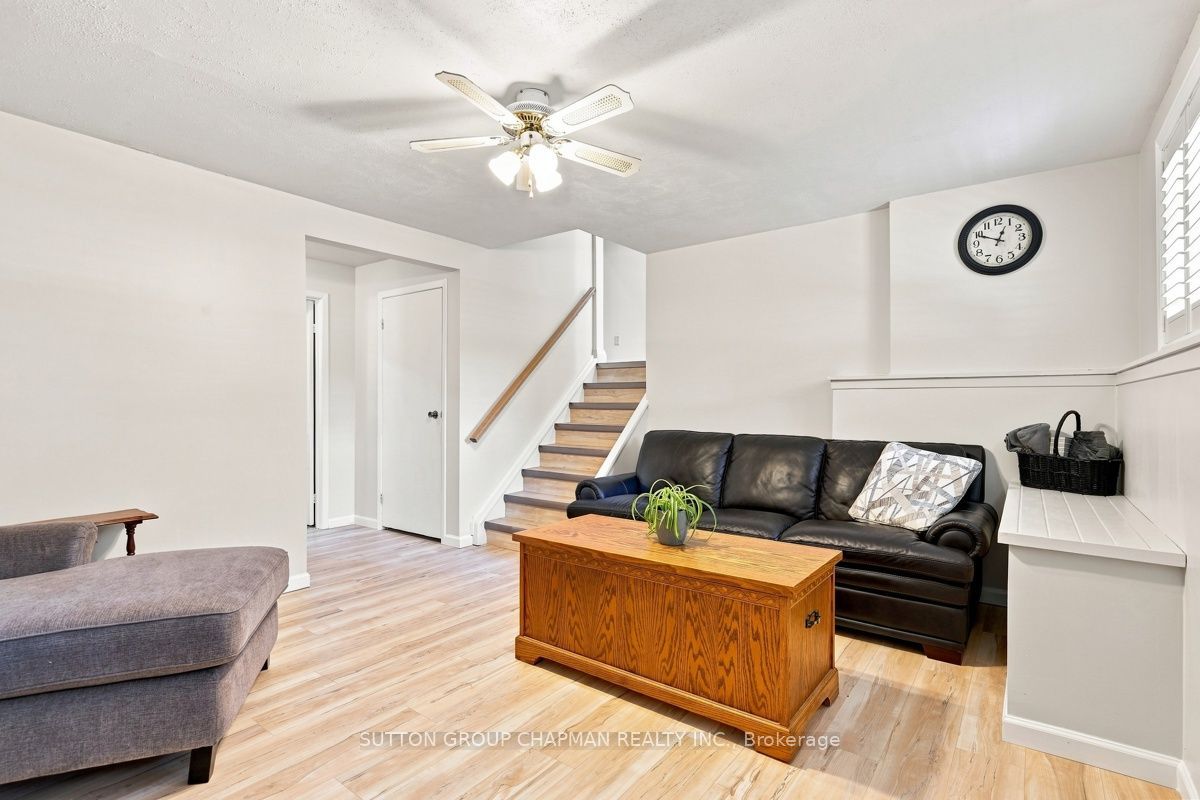 99 Inverary Crescent Property Photo 17