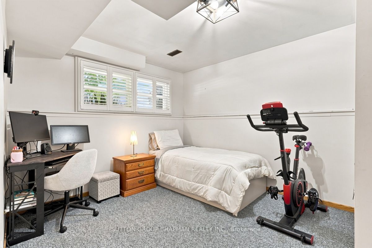 99 Inverary Crescent Property Photo 18