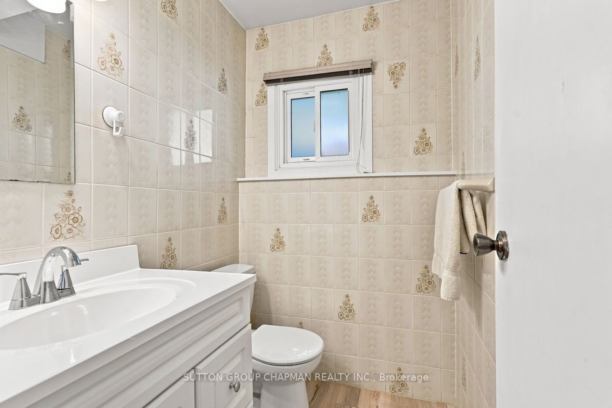 99 Inverary Crescent Property Photo 19