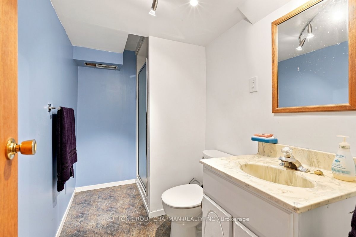 99 Inverary Crescent Property Photo 20