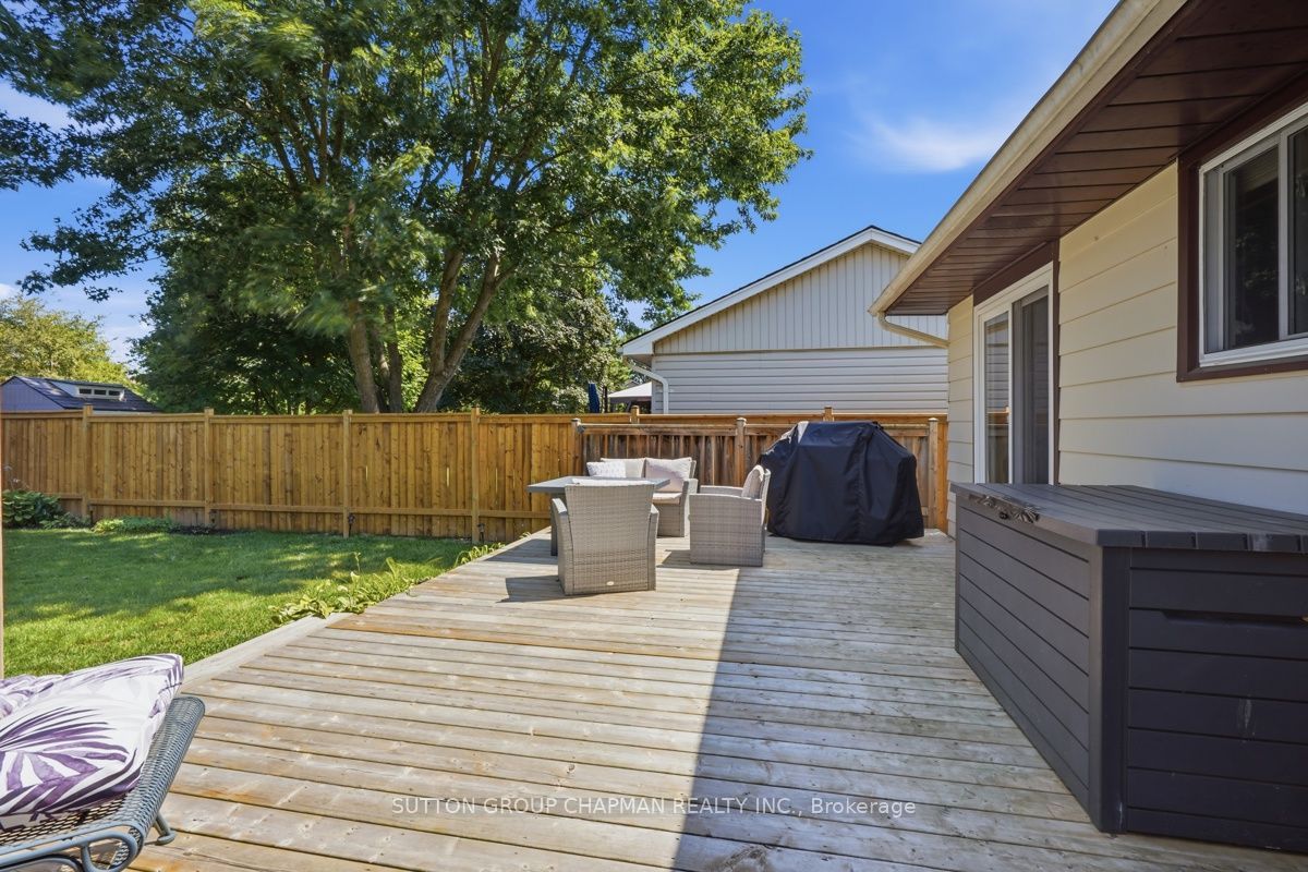 99 Inverary Crescent Property Photo 22