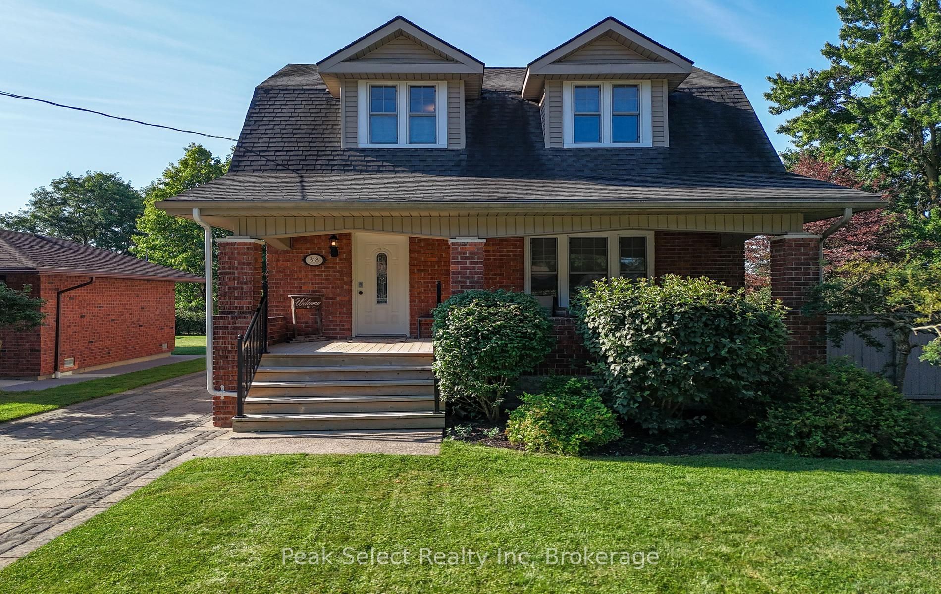 318 Elizabeth Street Property Photo 4