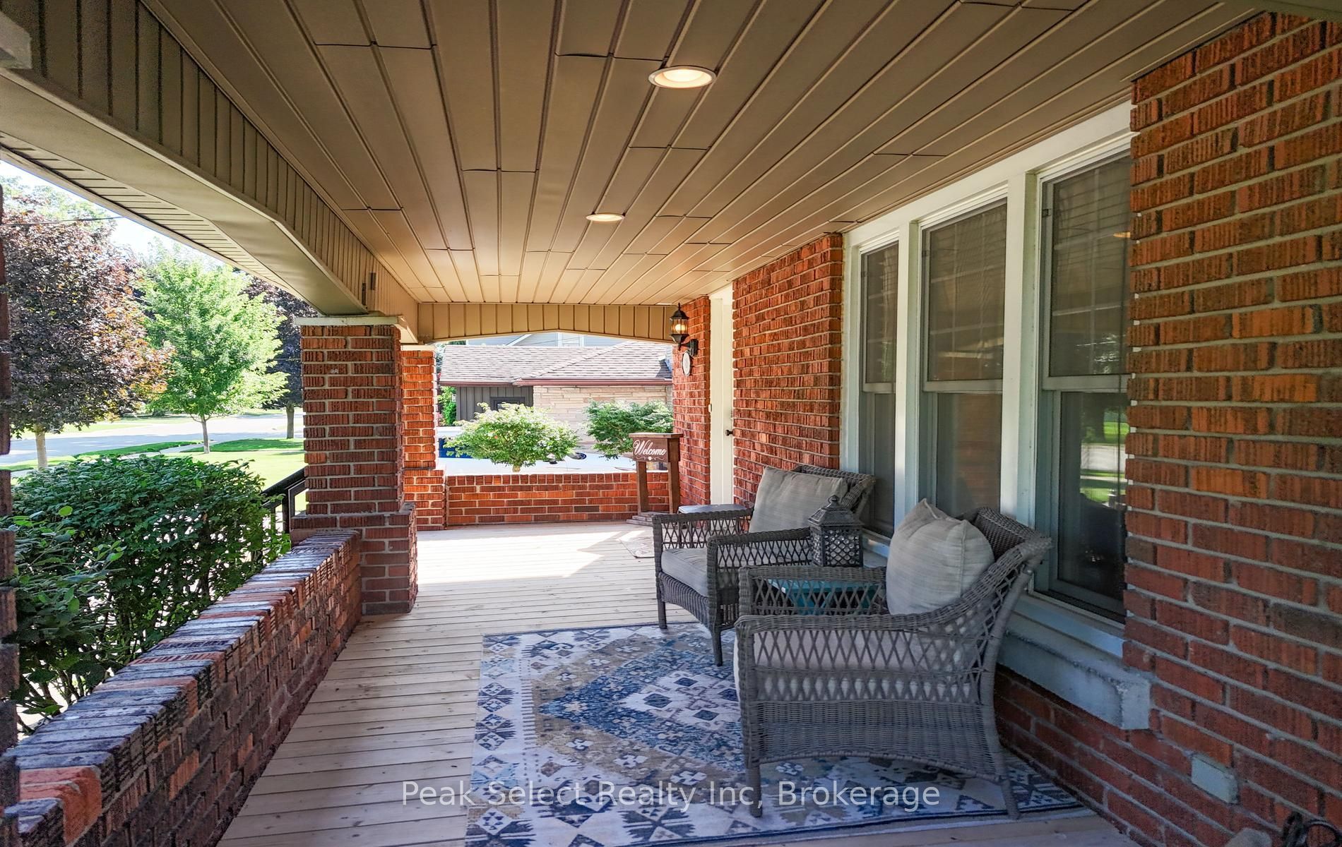 318 Elizabeth Street Property Photo 5