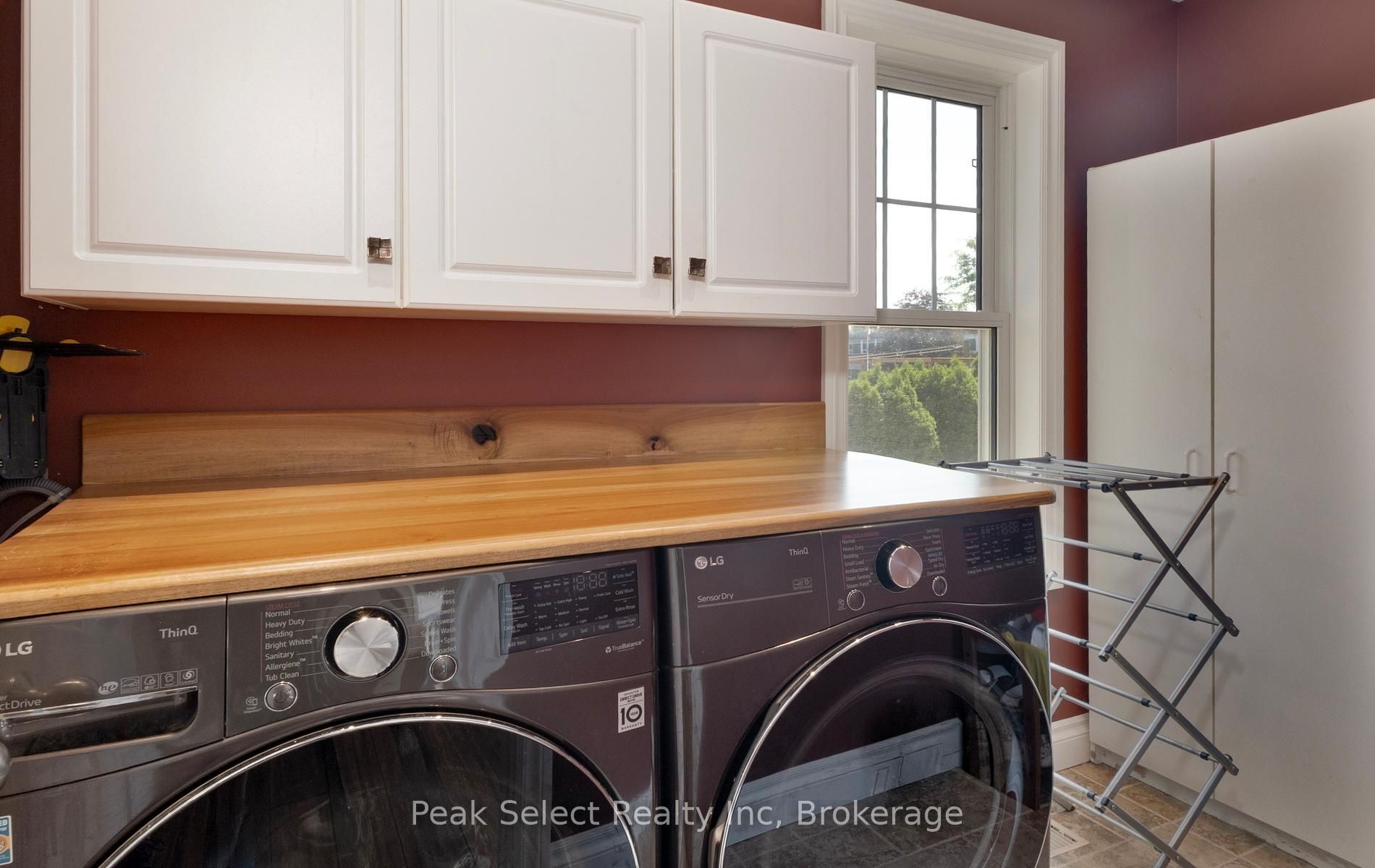 318 Elizabeth Street Property Photo 22