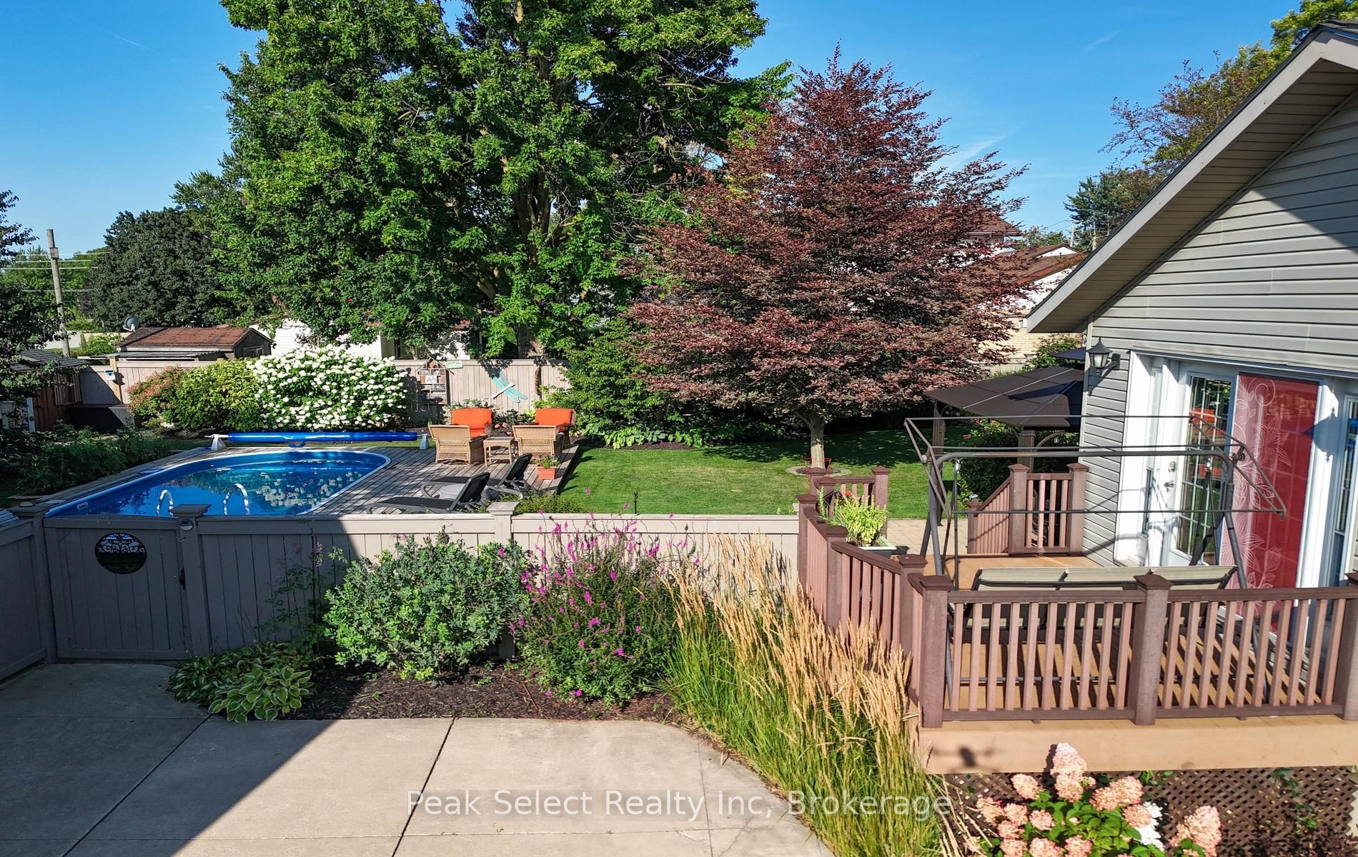 318 Elizabeth Street Property Photo 40
