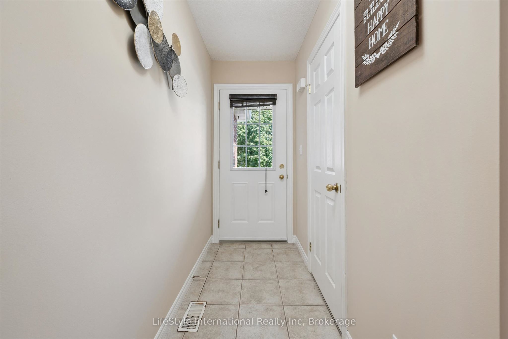 47 Hasler Crescent Property Photo 6
