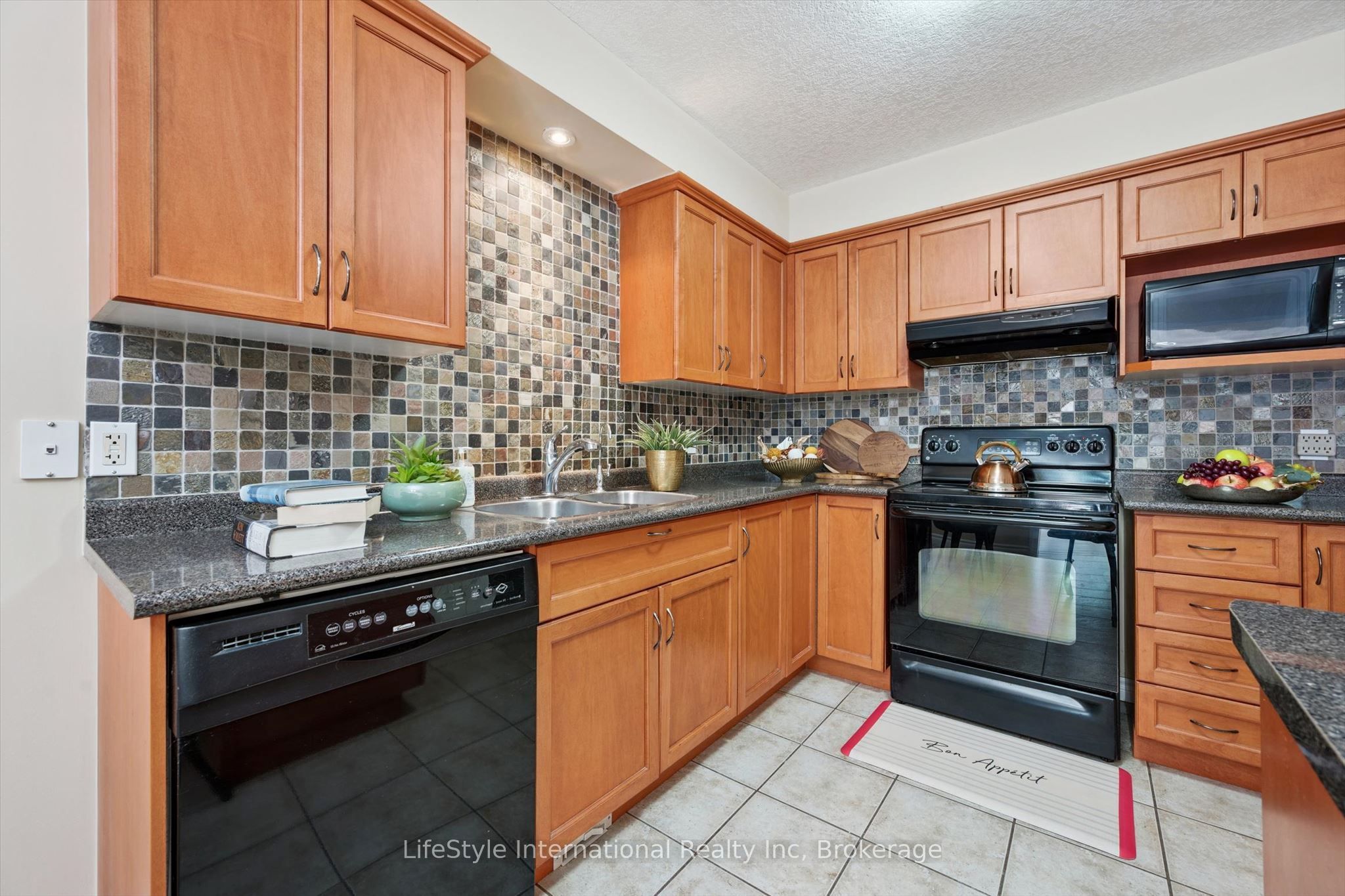 47 Hasler Crescent Property Photo 14