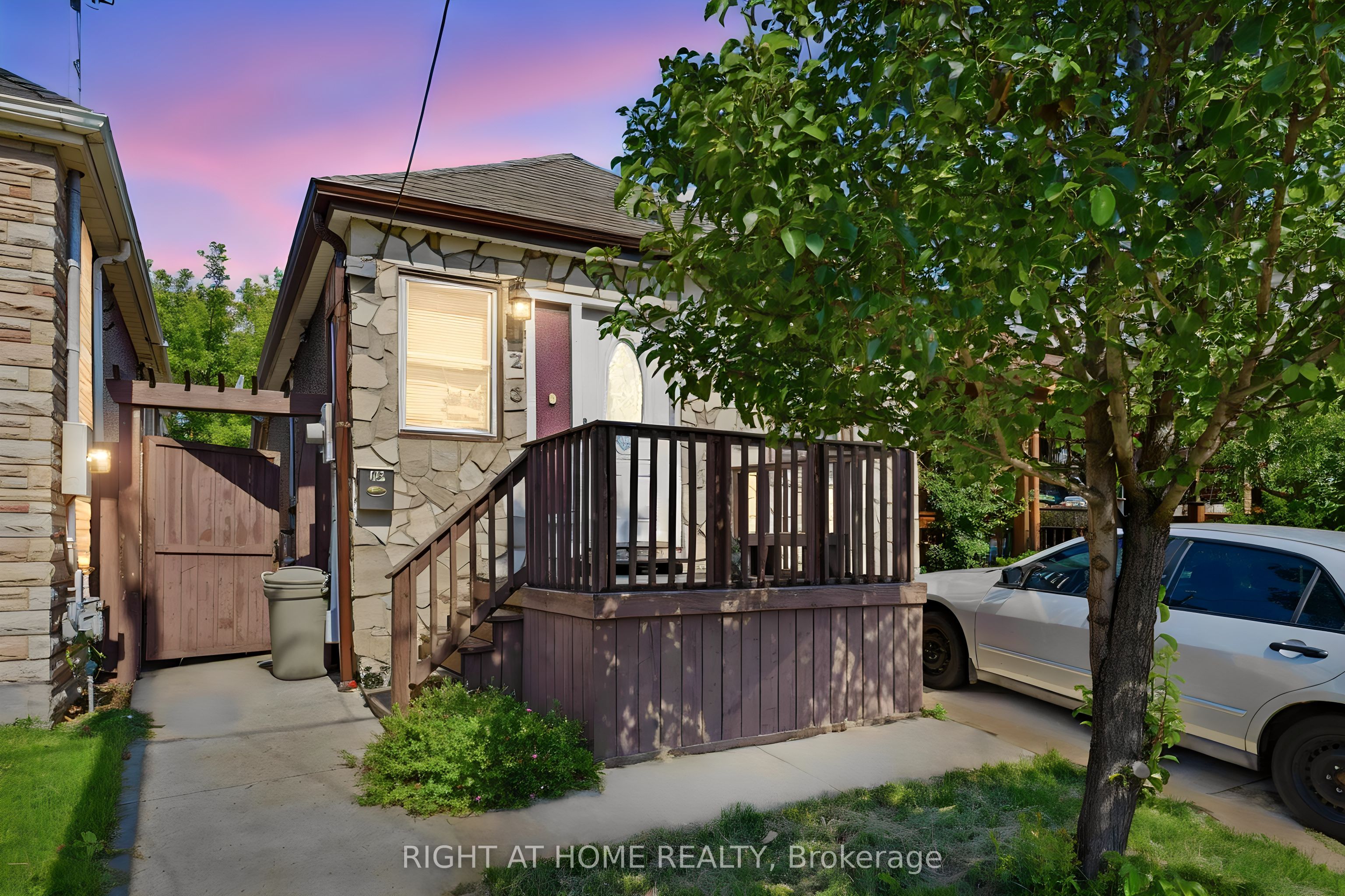 123 Crosthwaite Avenue N Property Photo 1