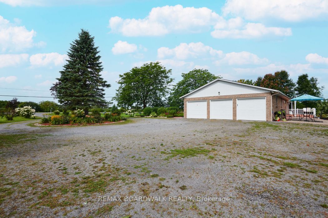3382 Carp Road Property Photo 6