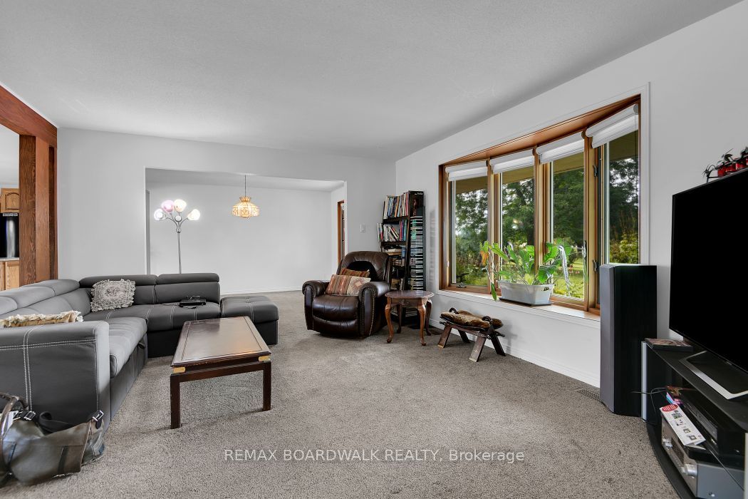 3382 Carp Road Property Photo 8
