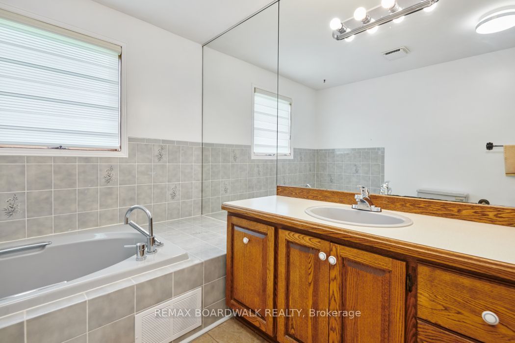3382 Carp Road Property Photo 22