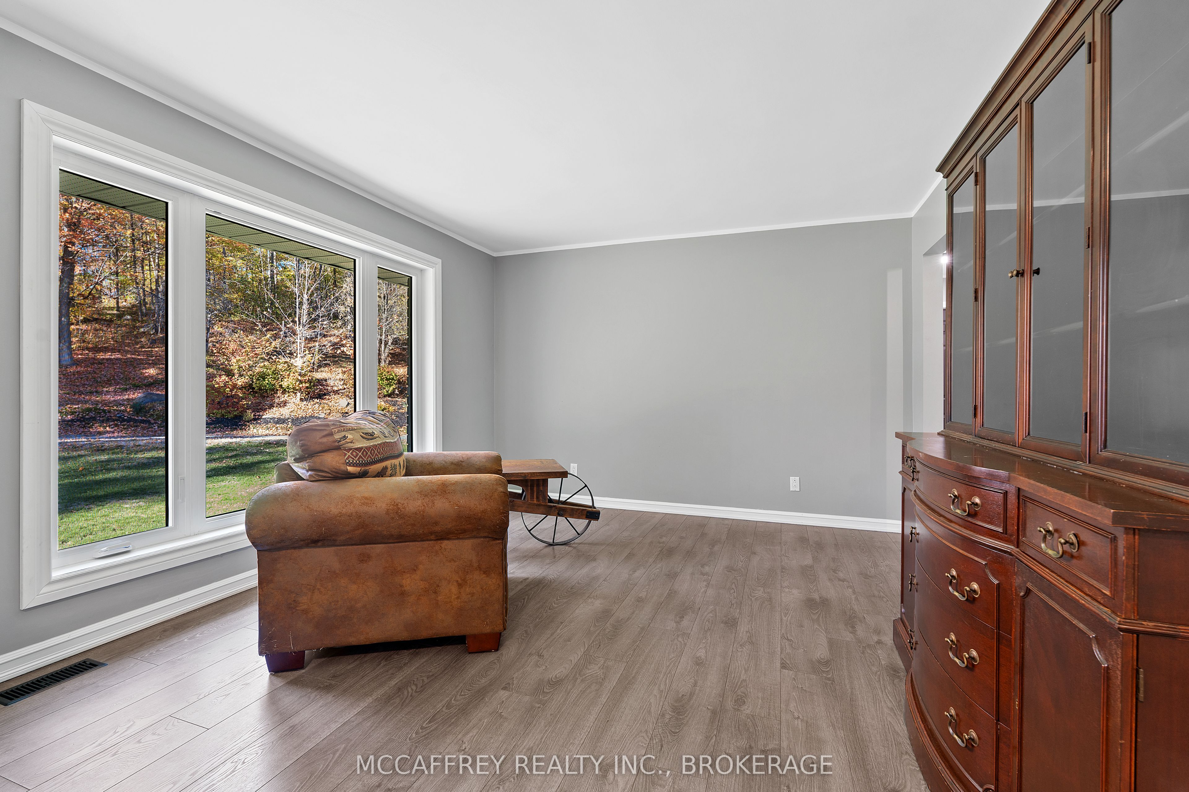 51 Luffman Road Property Photo 6