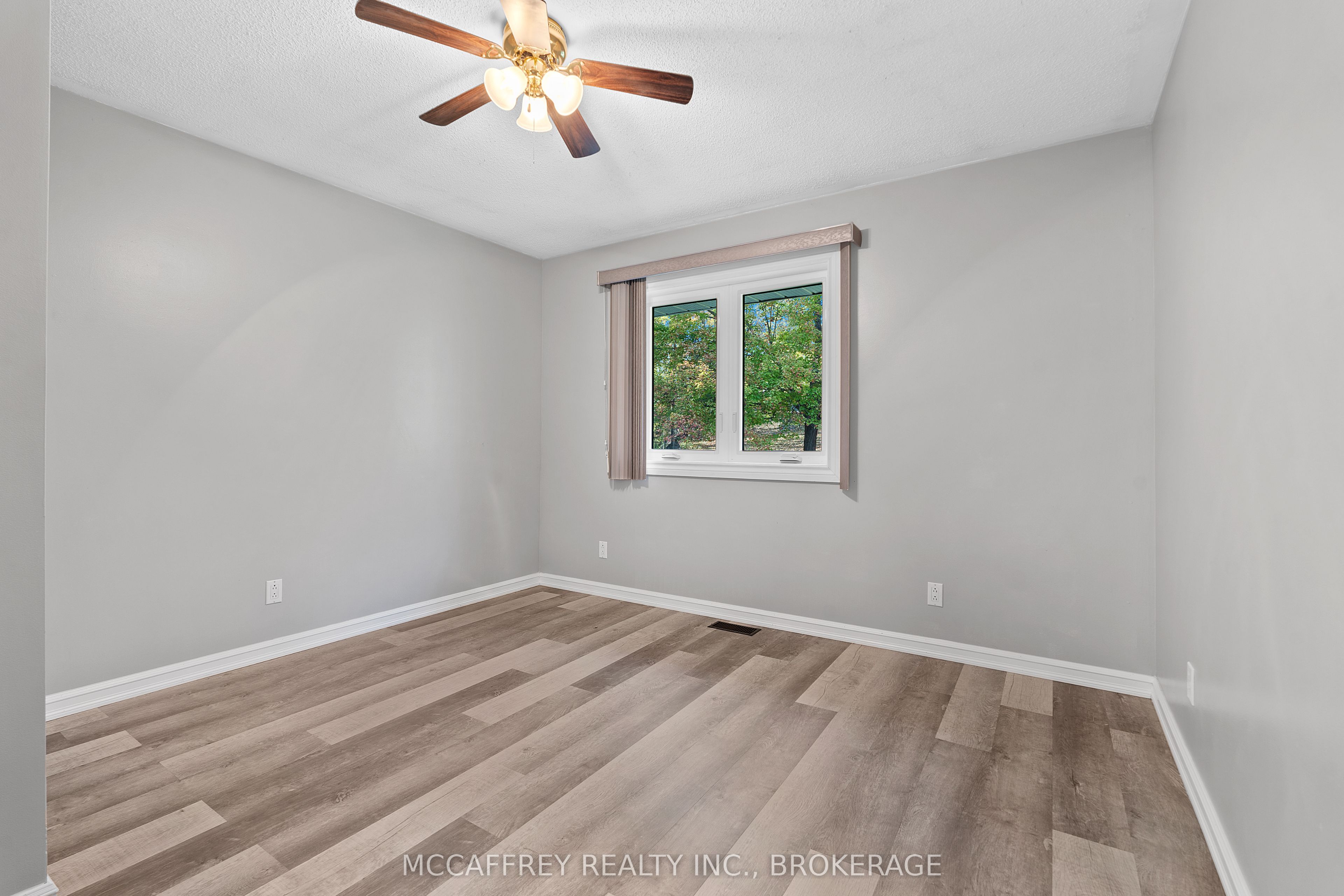 51 Luffman Road Property Photo 20