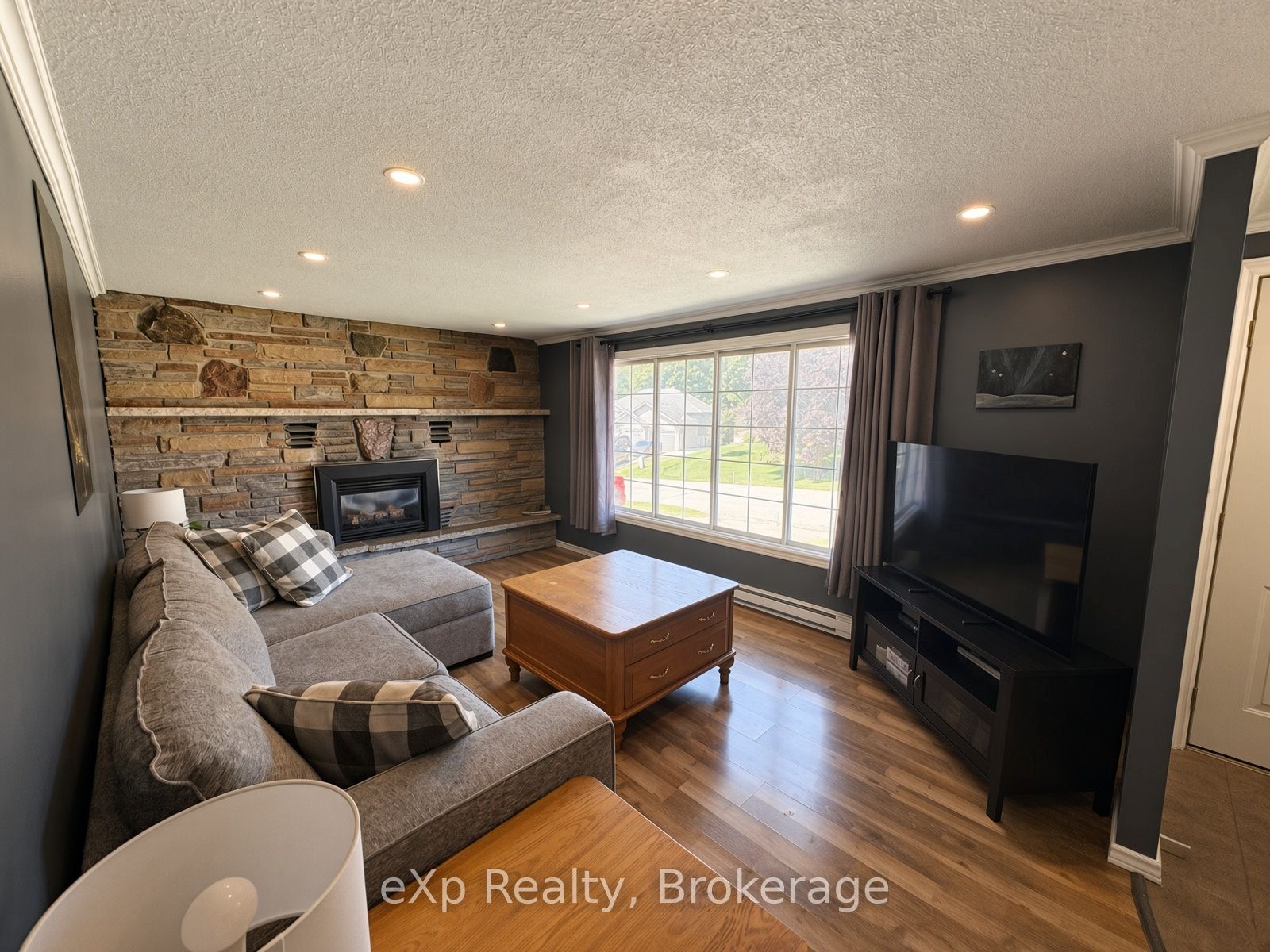 23 Valleyside Drive Property Photo 5