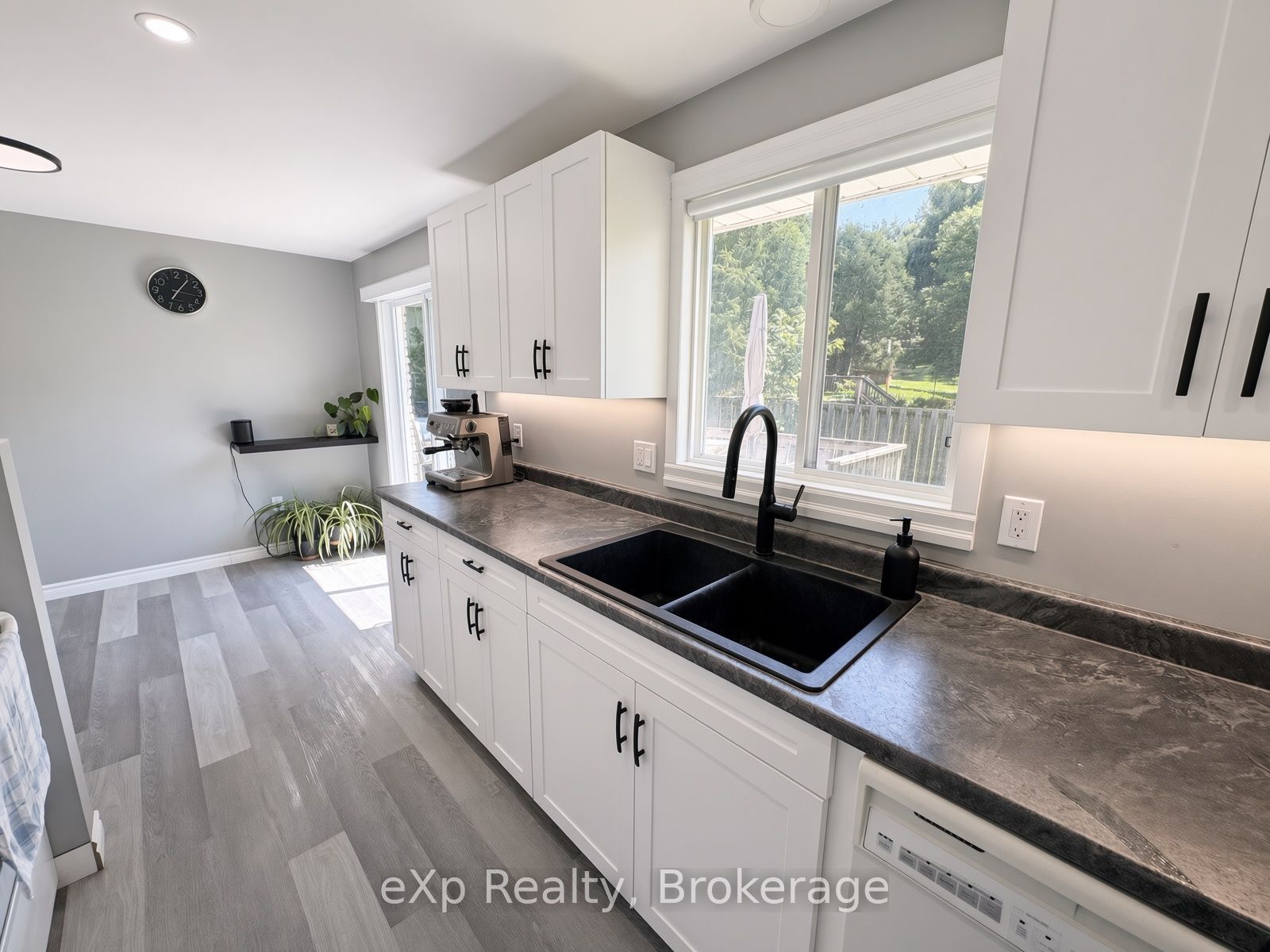 23 Valleyside Drive Property Photo 8