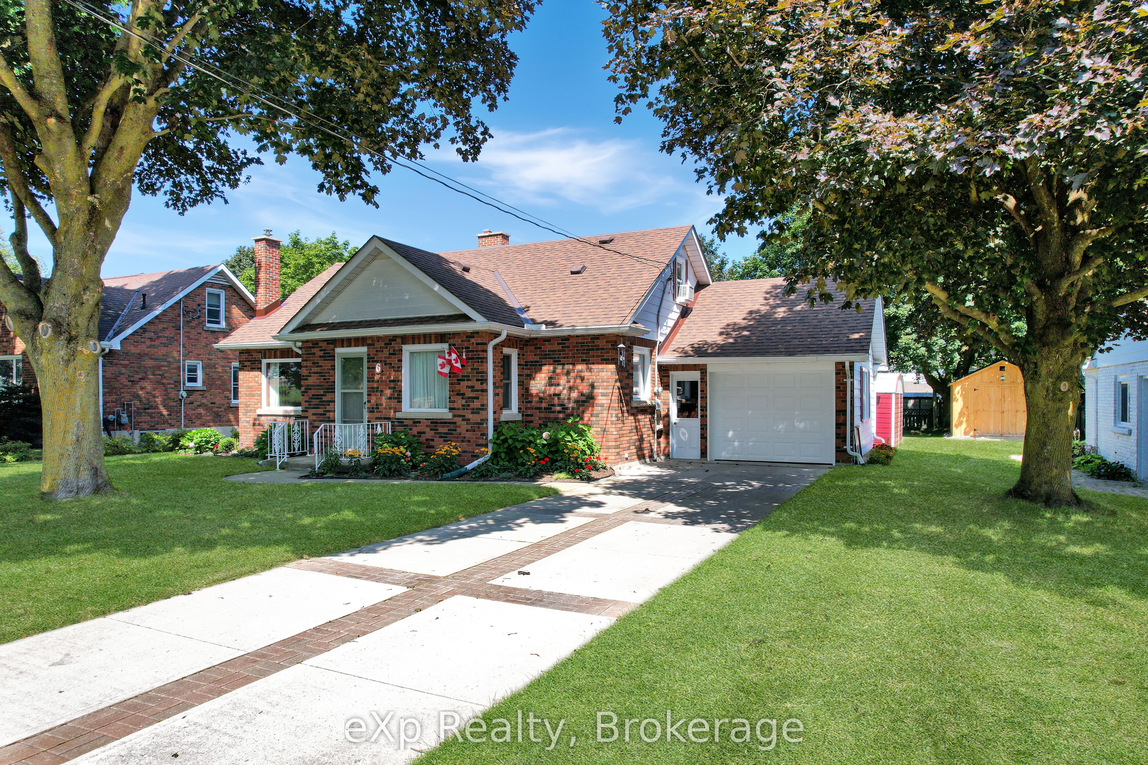 6 Johnstone Boulevard Property Photo 1