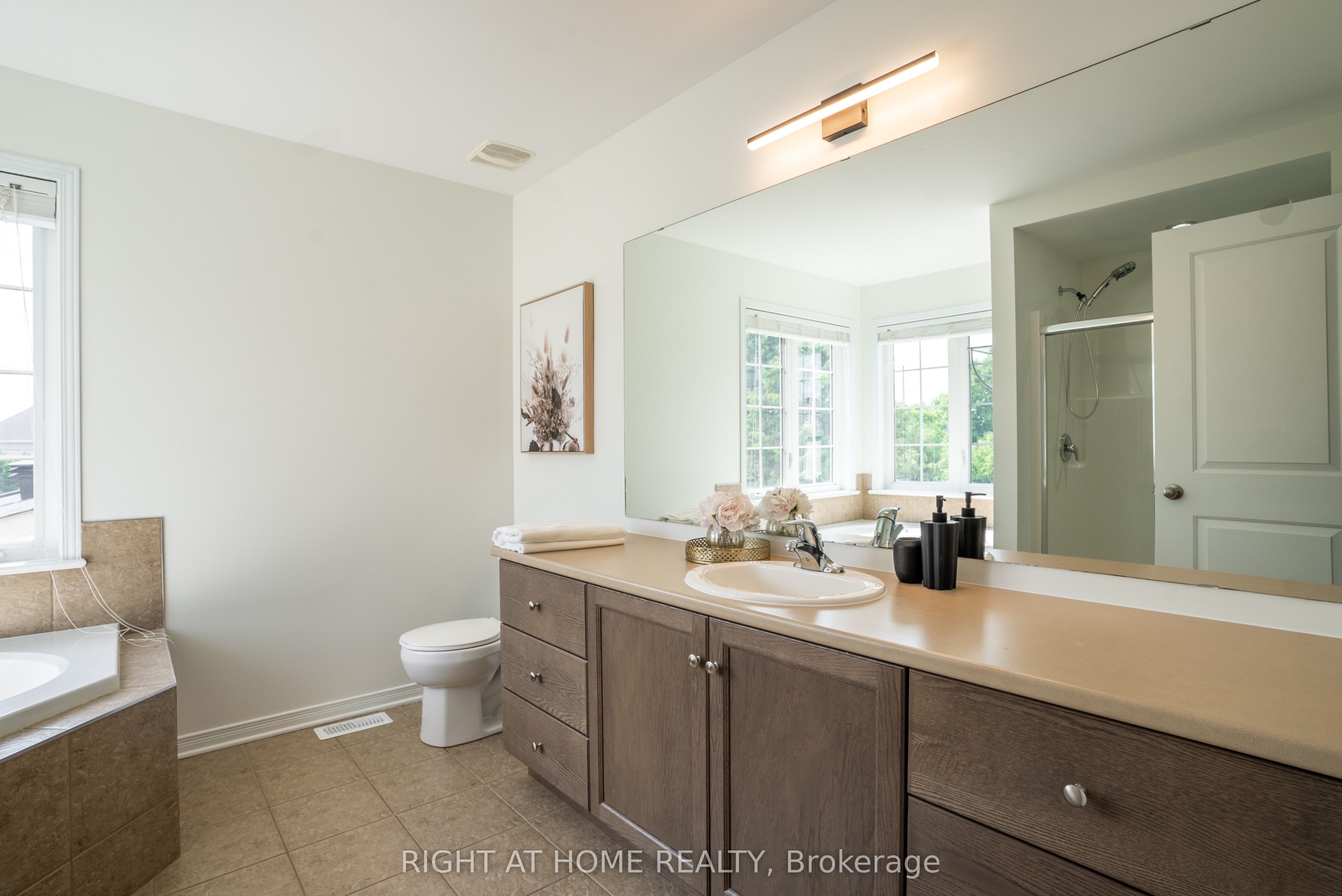 106 Sunita Crescent Property Photo 27