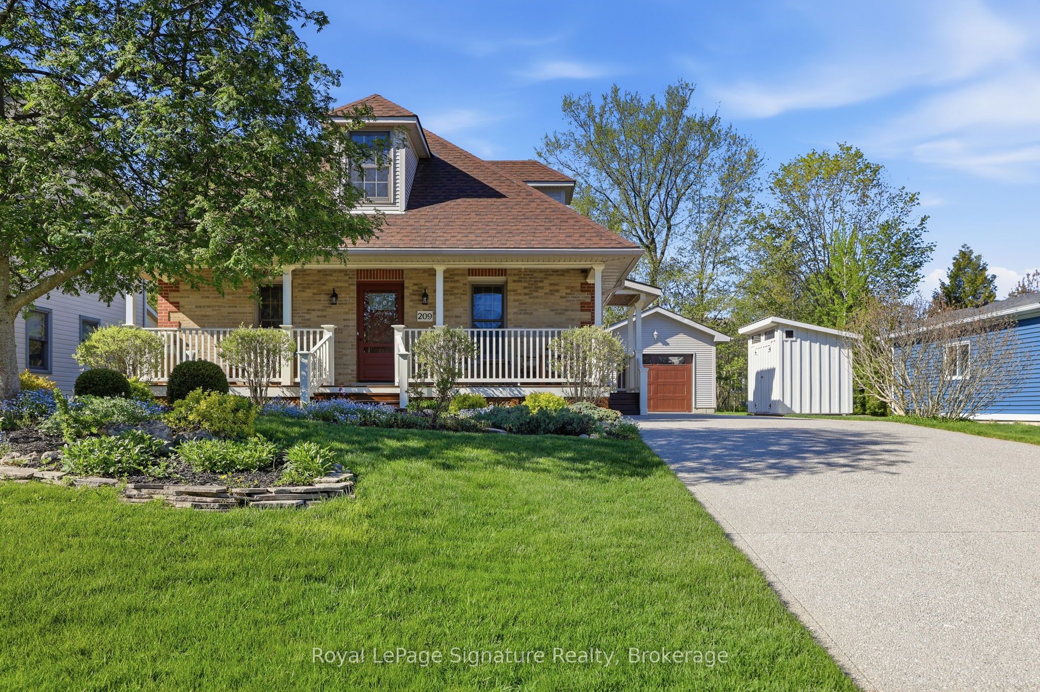 209 Summerhill Road Property Photo 1