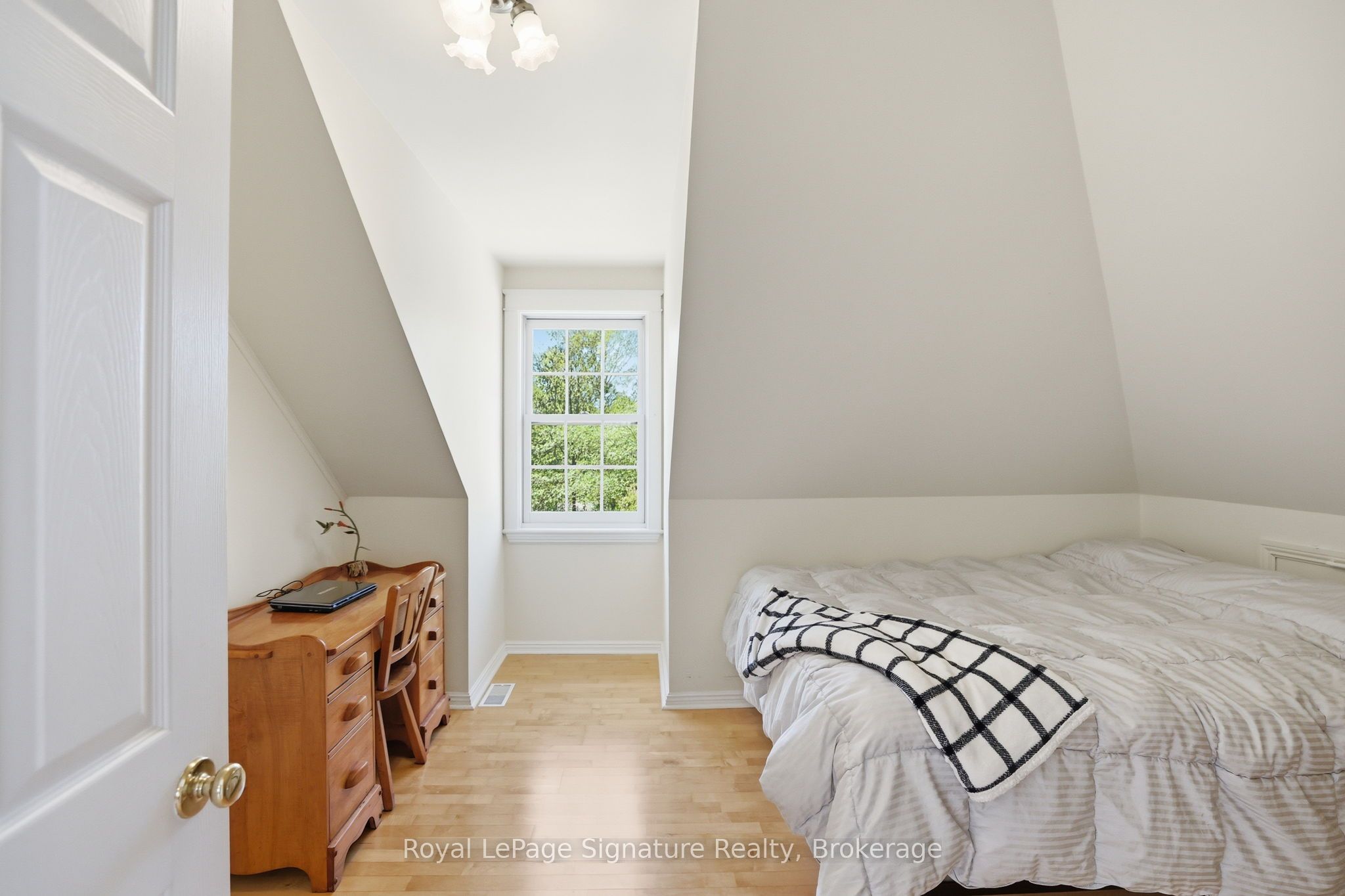 209 Summerhill Road Property Photo 20