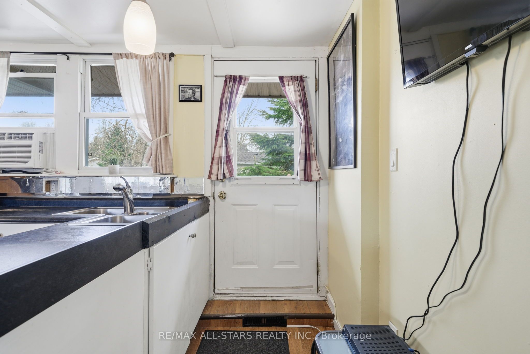 42 Otter Line Property Photo 10