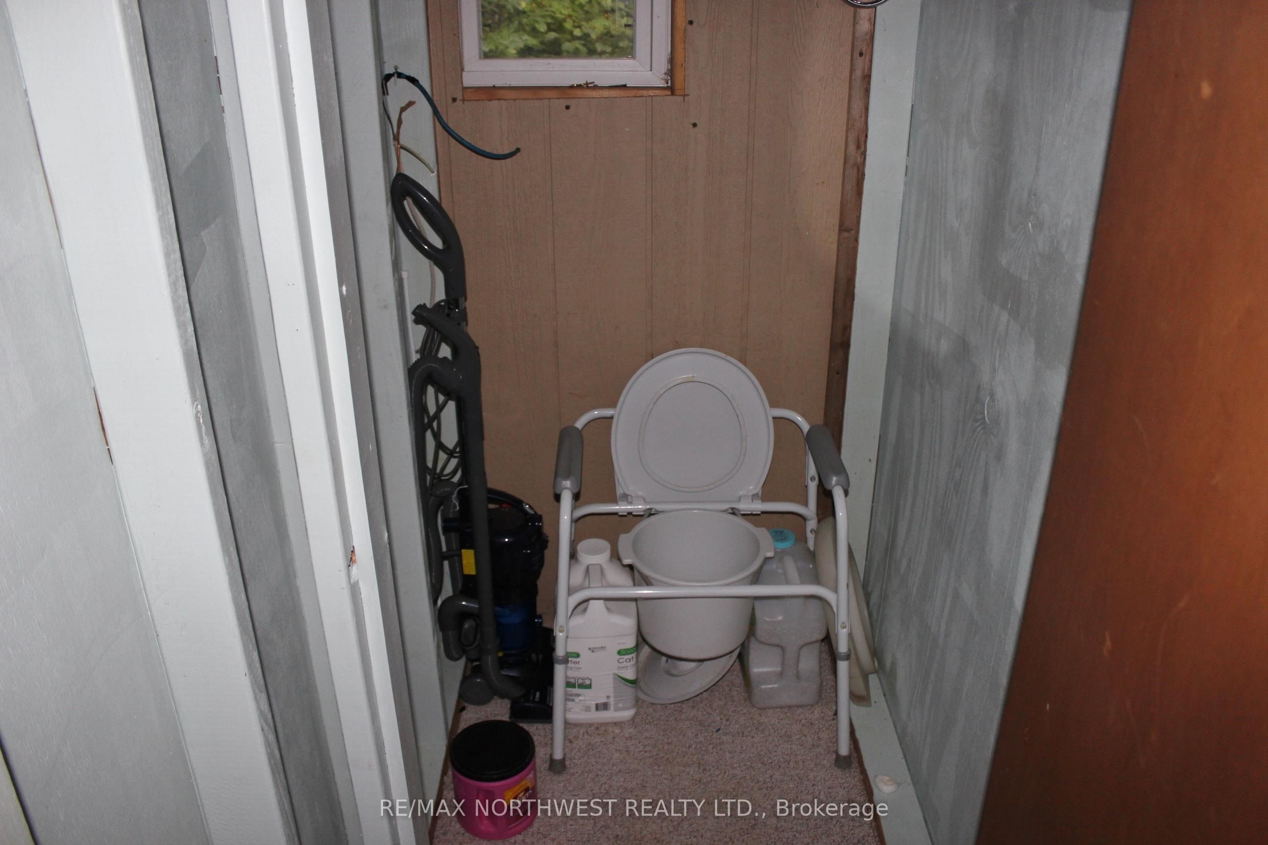 402 Andrews Rd Property Photo 14