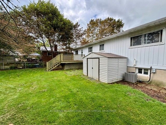 355 Oak Street Property Photo 6