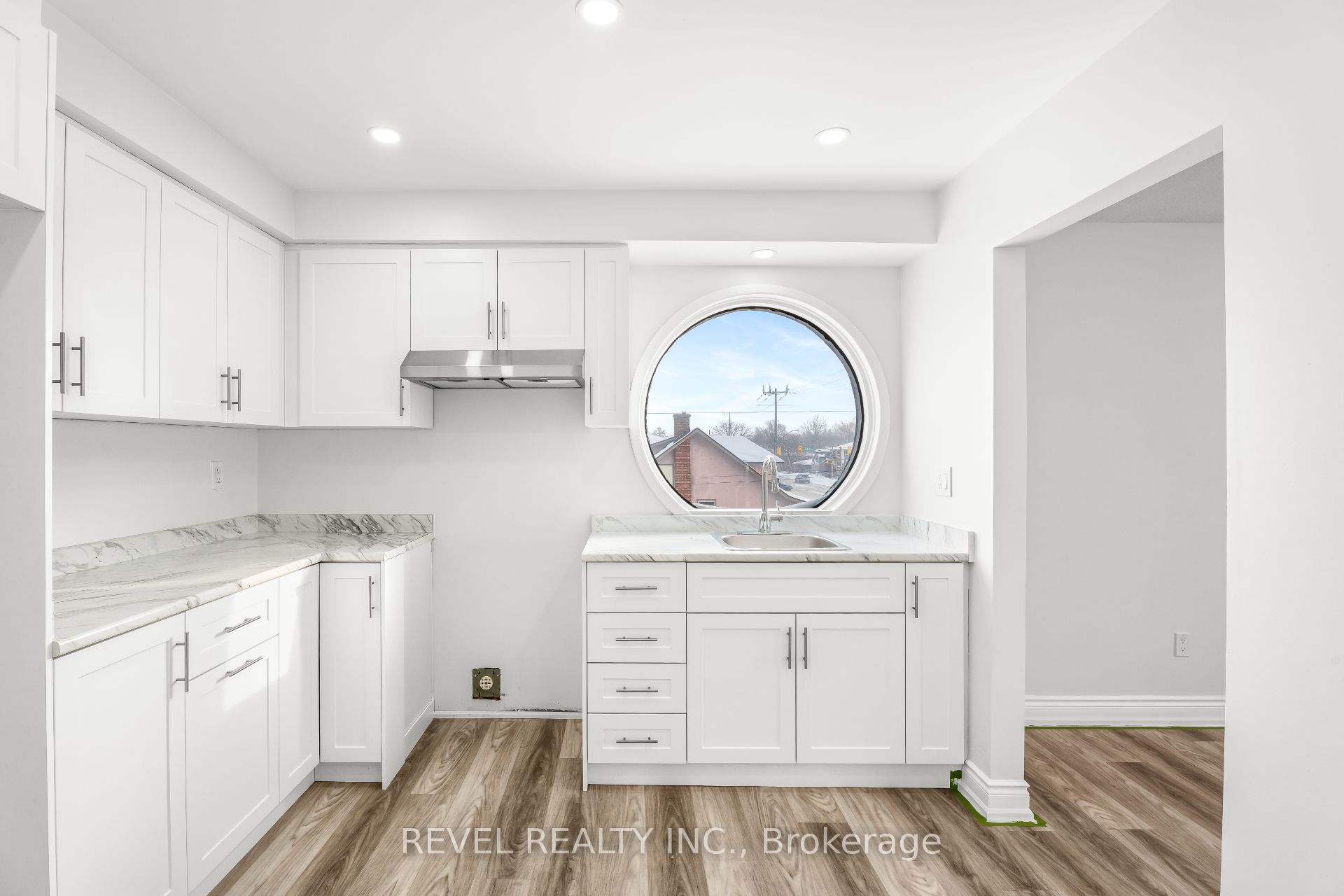 204 E Samuelson Street E Property Photo 13