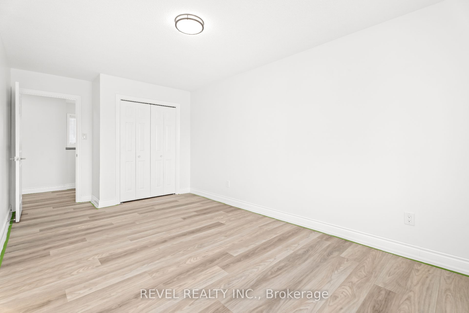 204 E Samuelson Street E Property Photo 16