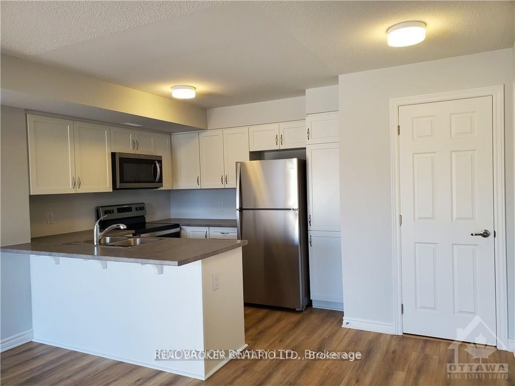 719 Rouncey Road Property Photo 3