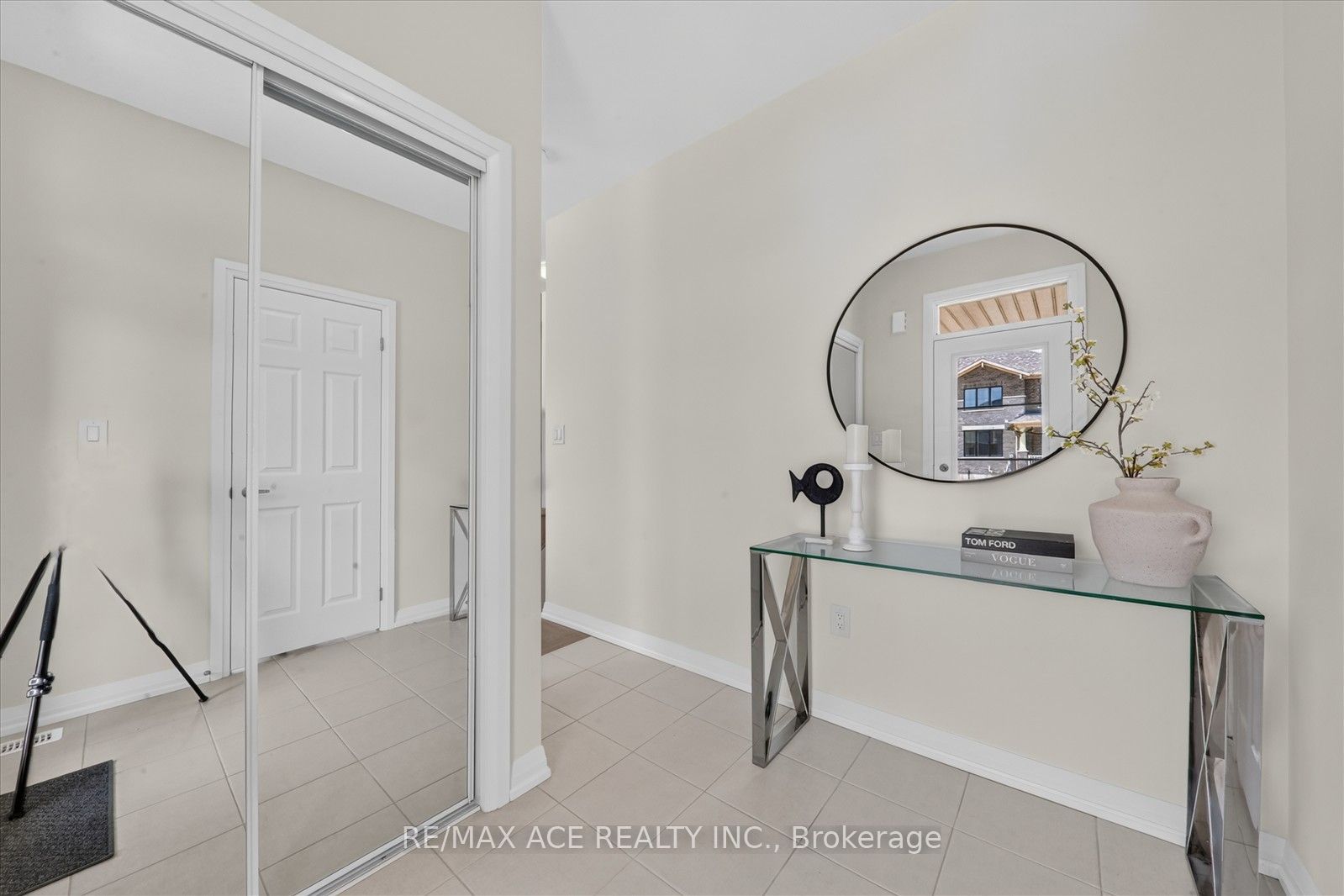 45 International Drive Property Photo 11