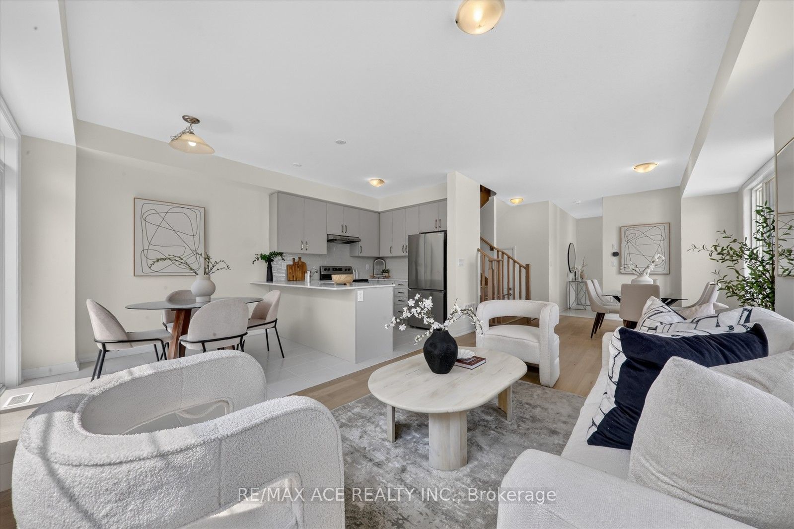 45 International Drive Property Photo 17