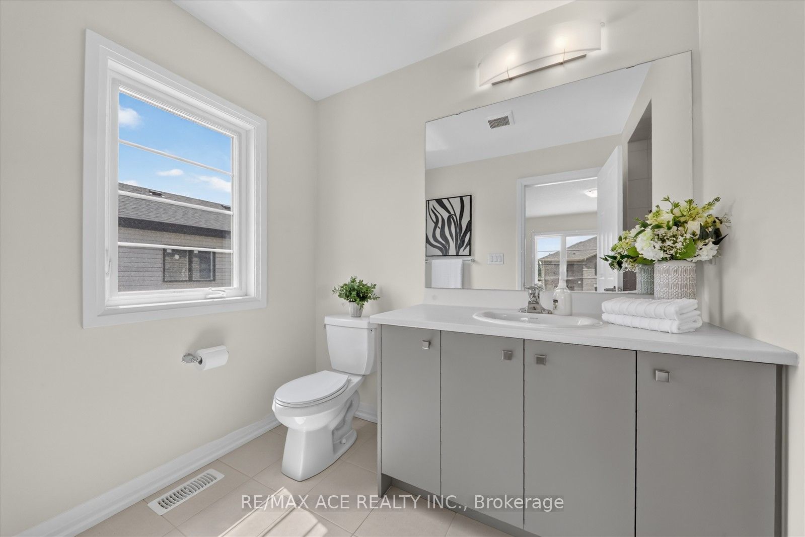 45 International Drive Property Photo 27