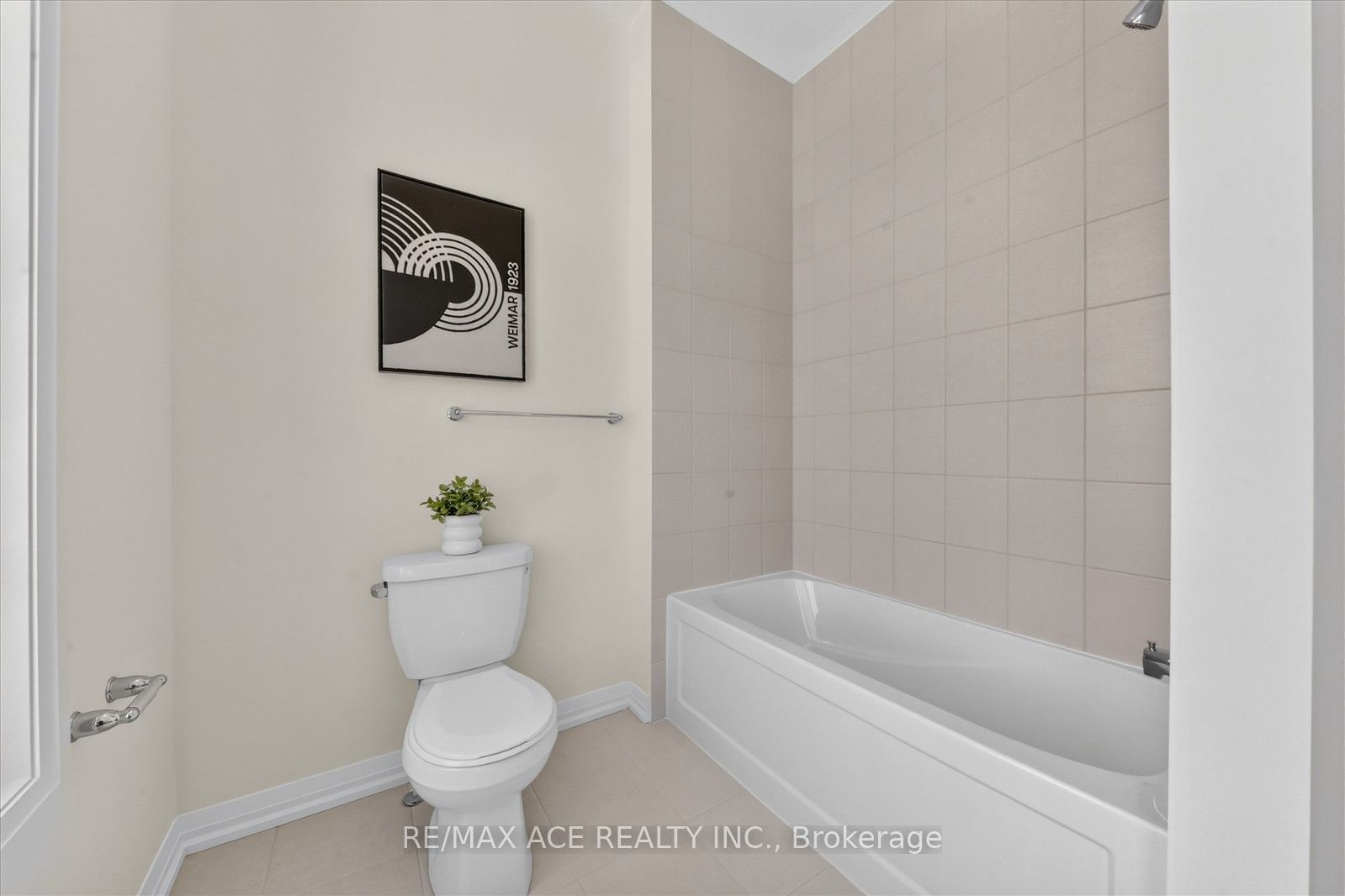 45 International Drive Property Photo 33