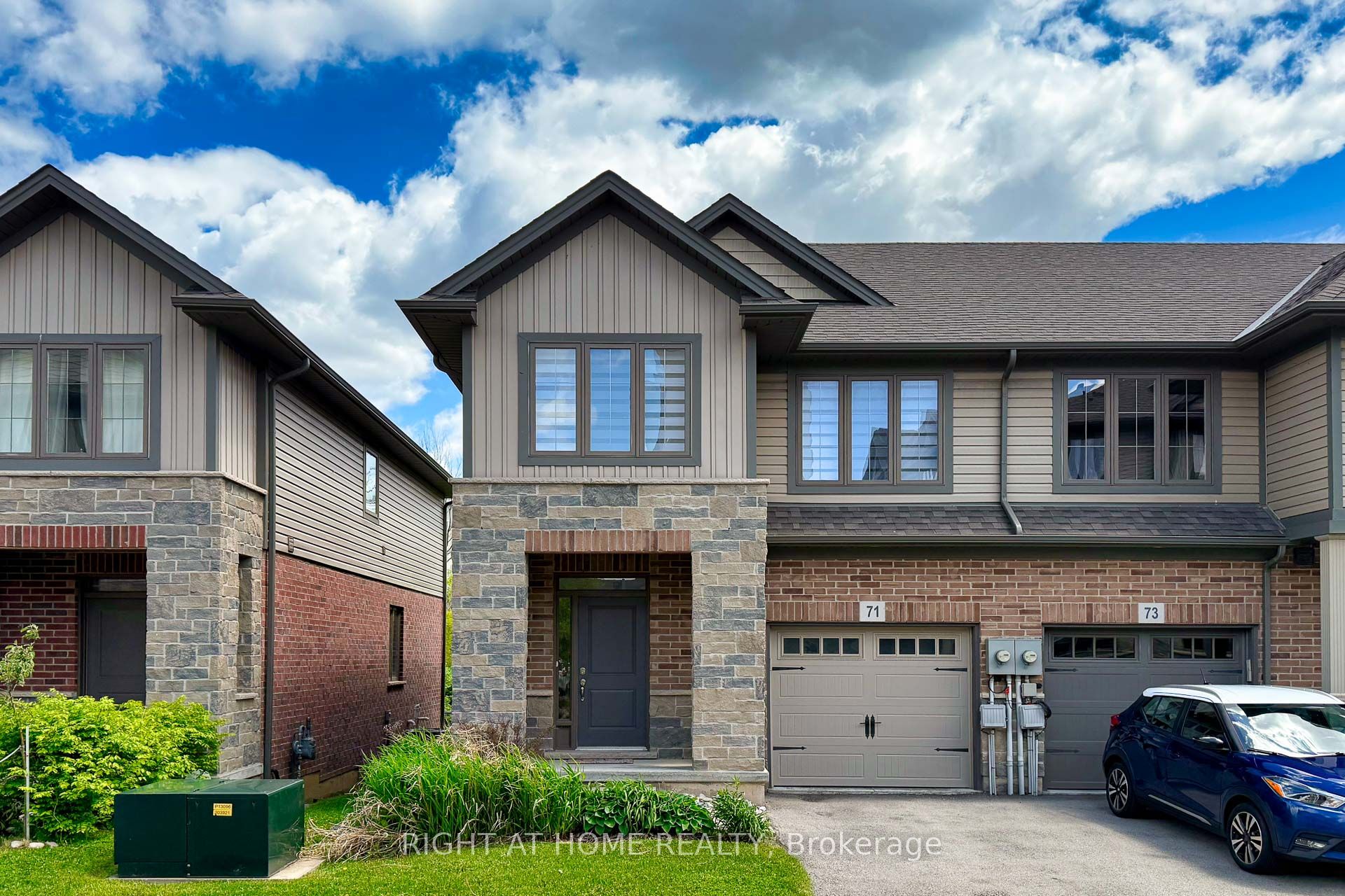 71 Southshore Crescent Property Photo 1