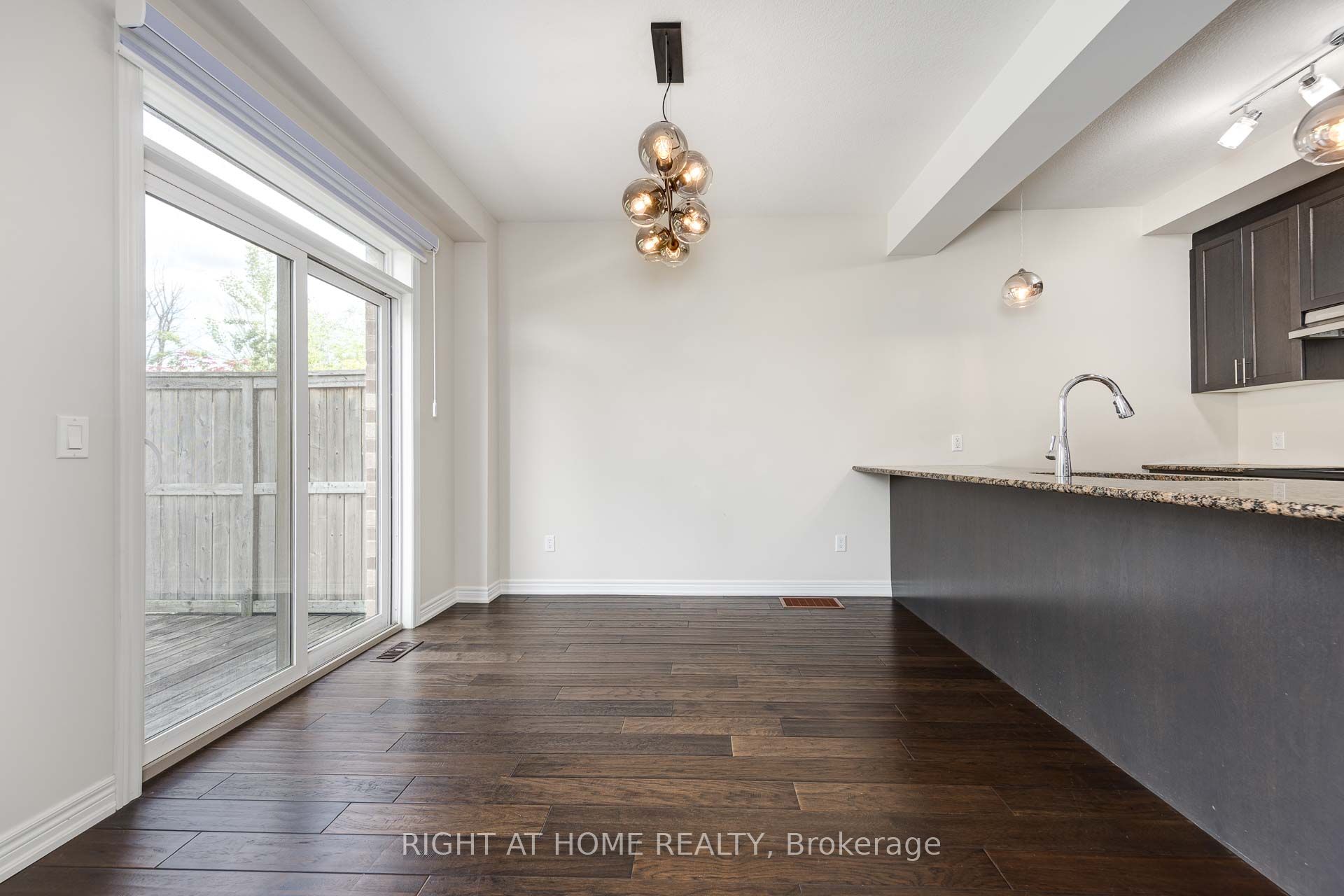 71 Southshore Crescent Property Photo 13