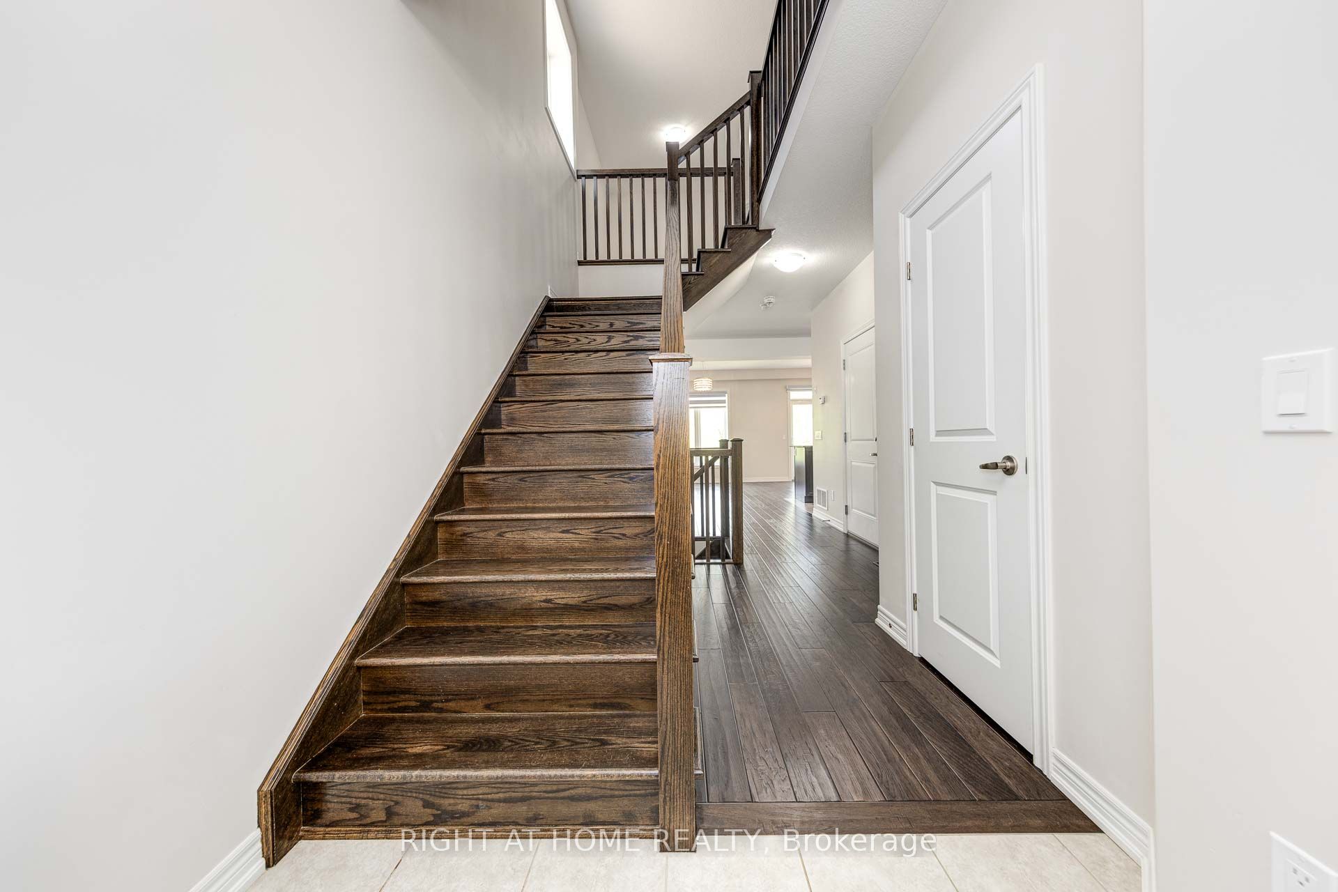 71 Southshore Crescent Property Photo 18