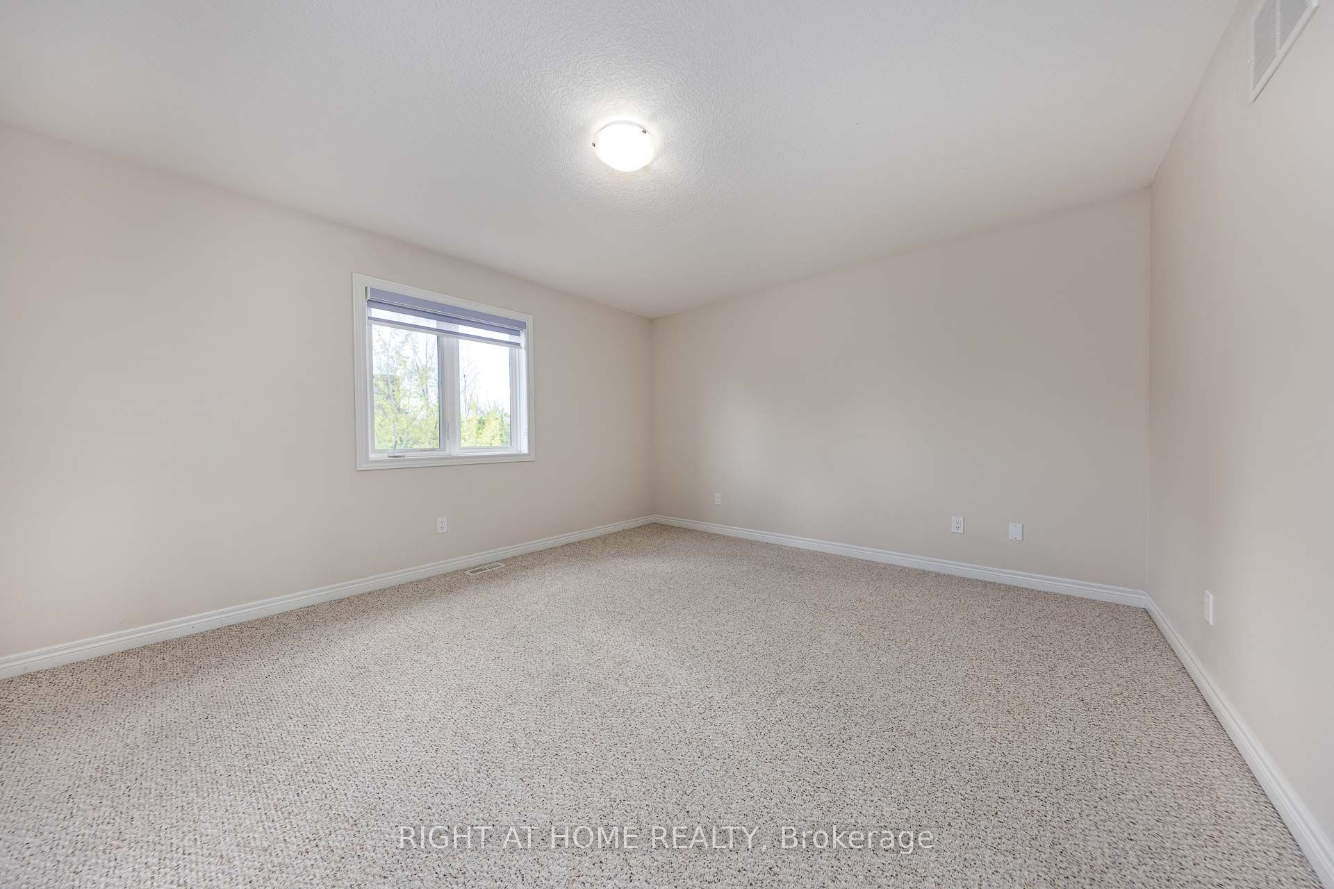 71 Southshore Crescent Property Photo 20